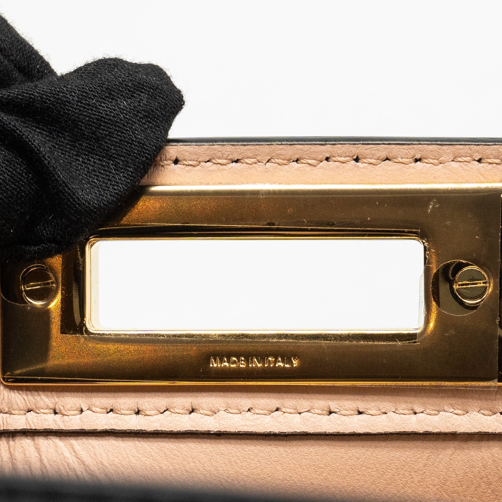 fendi-iseeu-medium-peekaboo-calfskin-black-light-pink-ghw