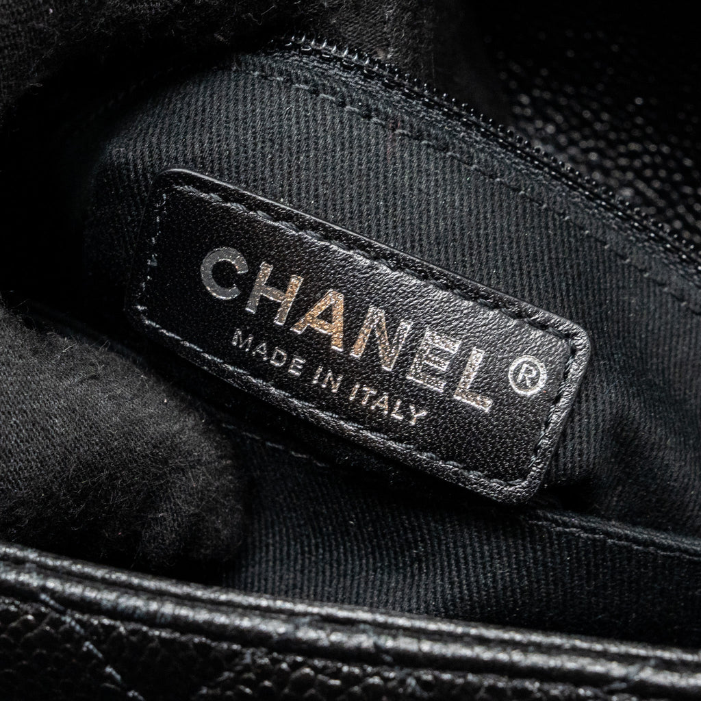 chanel-small-coco-handle-caviar-so-black-with-black-hardware-1