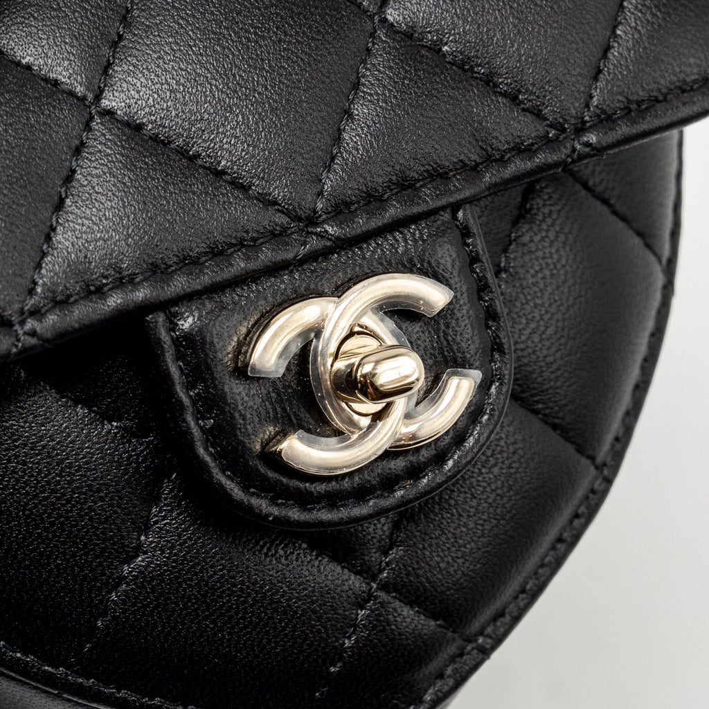 chanel-22s-heart-belt-bag-lambskin-black-lghw-4
