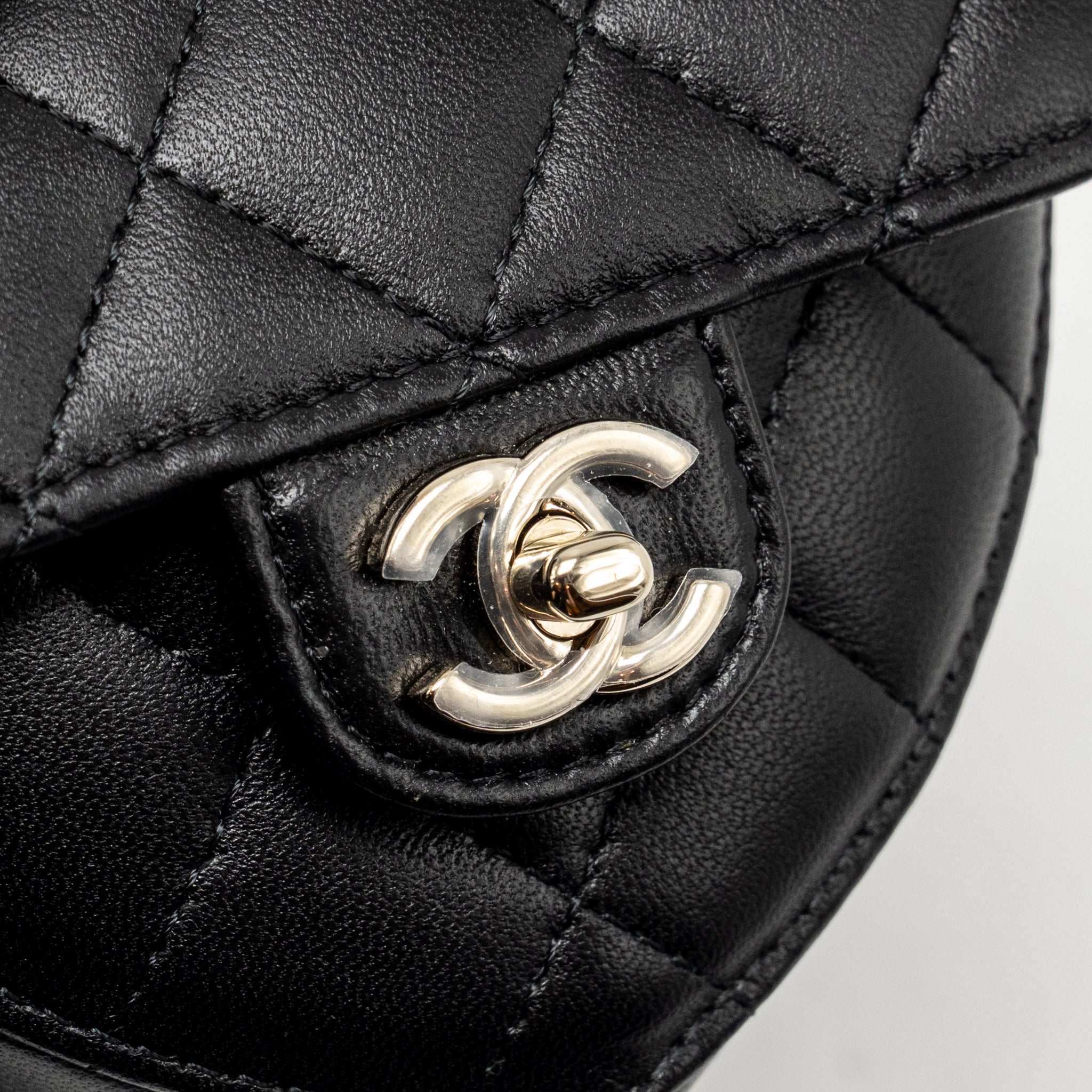 chanel-22s-heart-belt-bag-lambskin-black-lghw-4