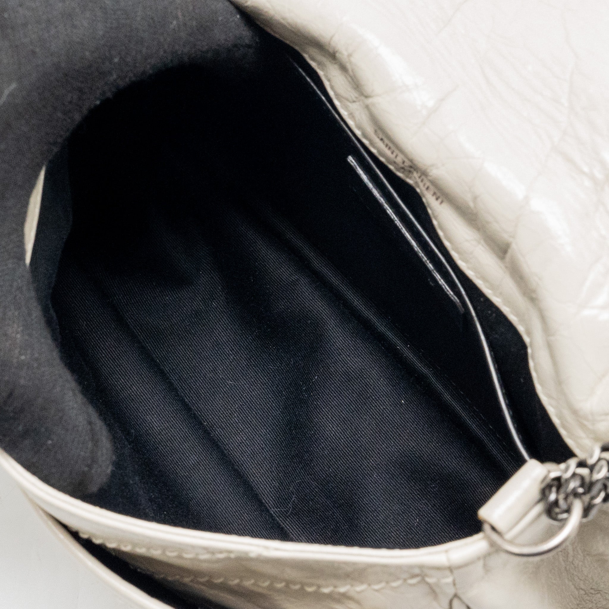 saint-laurent-ysl-niki-baby-flap-bag-calfskin-white-shw