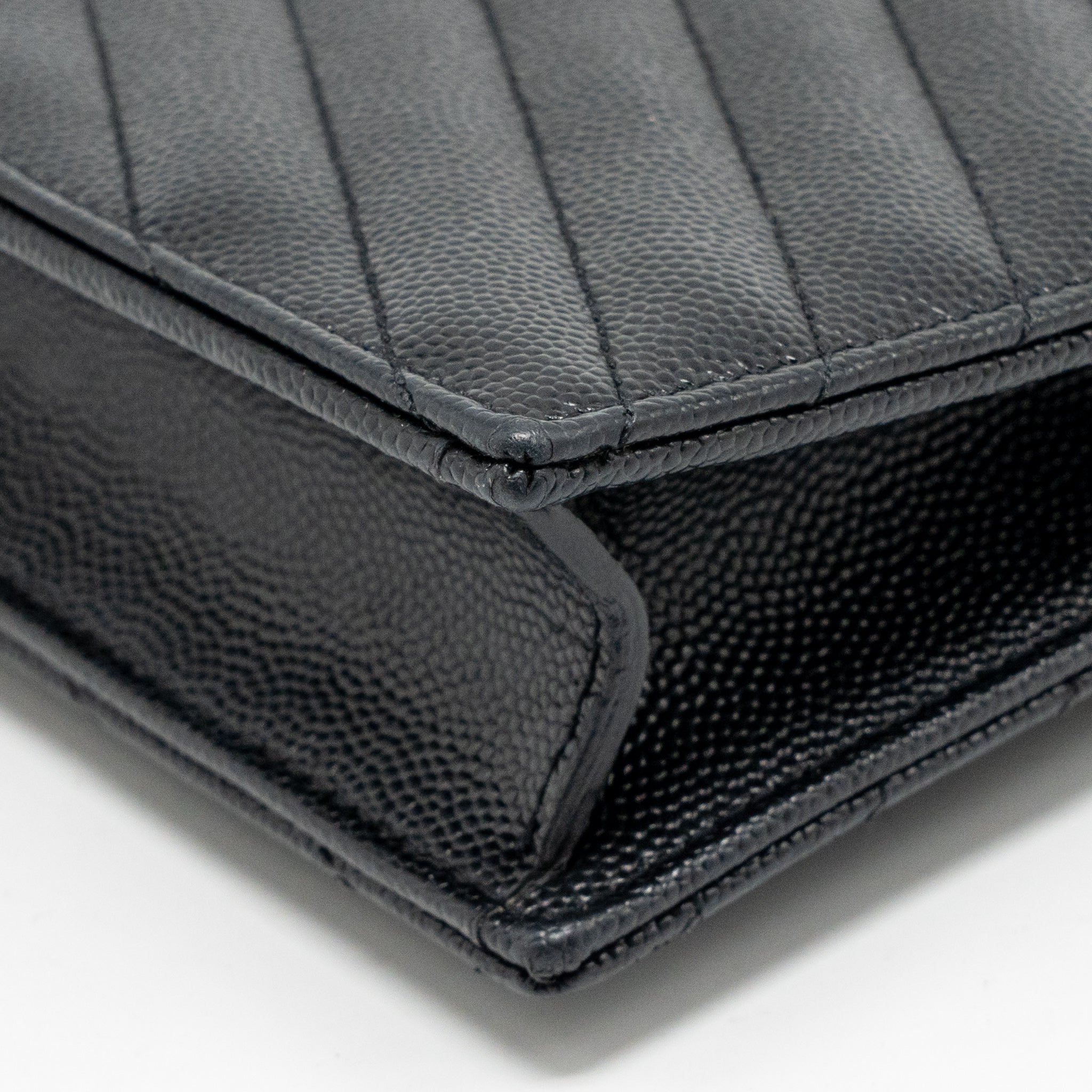 saint-laurent-ysl-envelope-chain-wallet-grained-calfskin-black-ghw