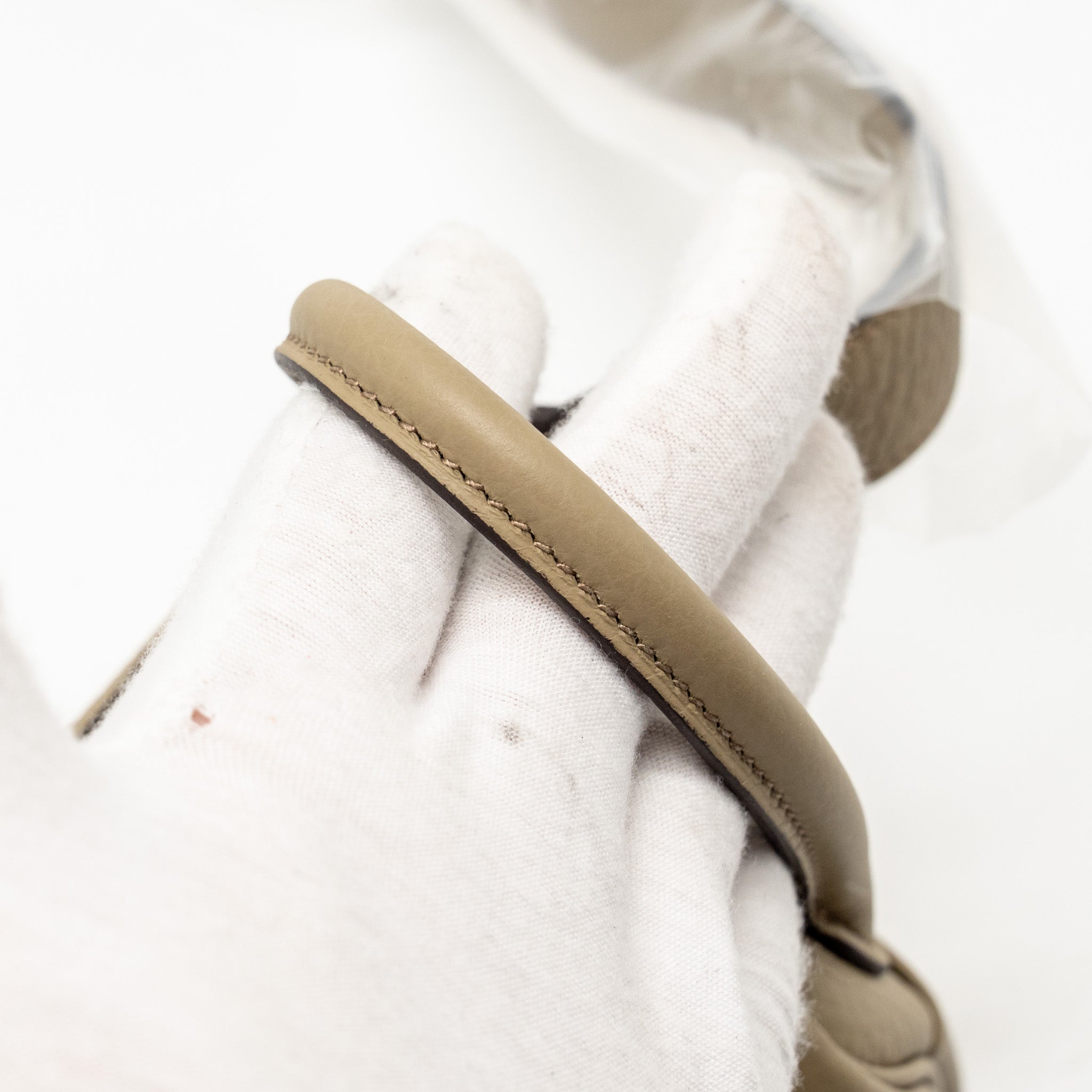 hermes-lindy-white