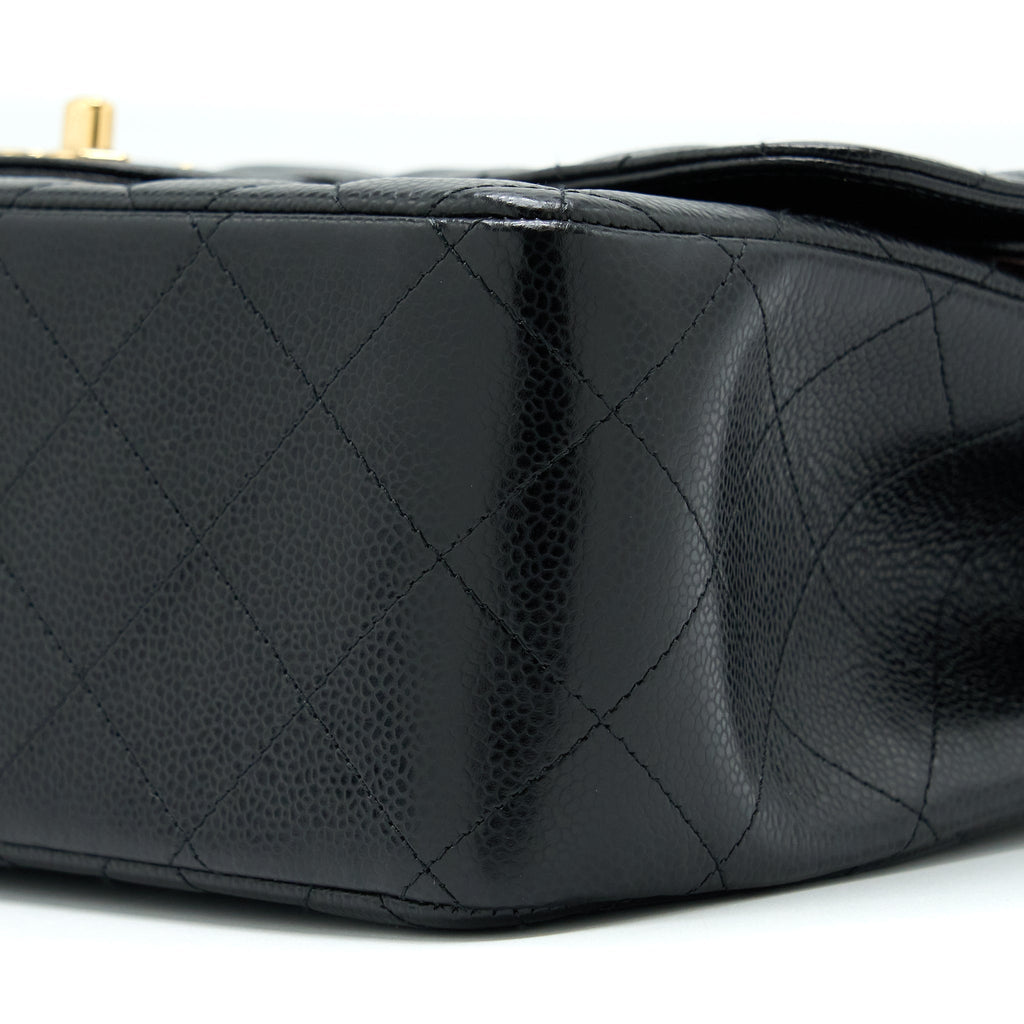 chanel-classic-jumbo-flap-bag-caviar-black-ghw