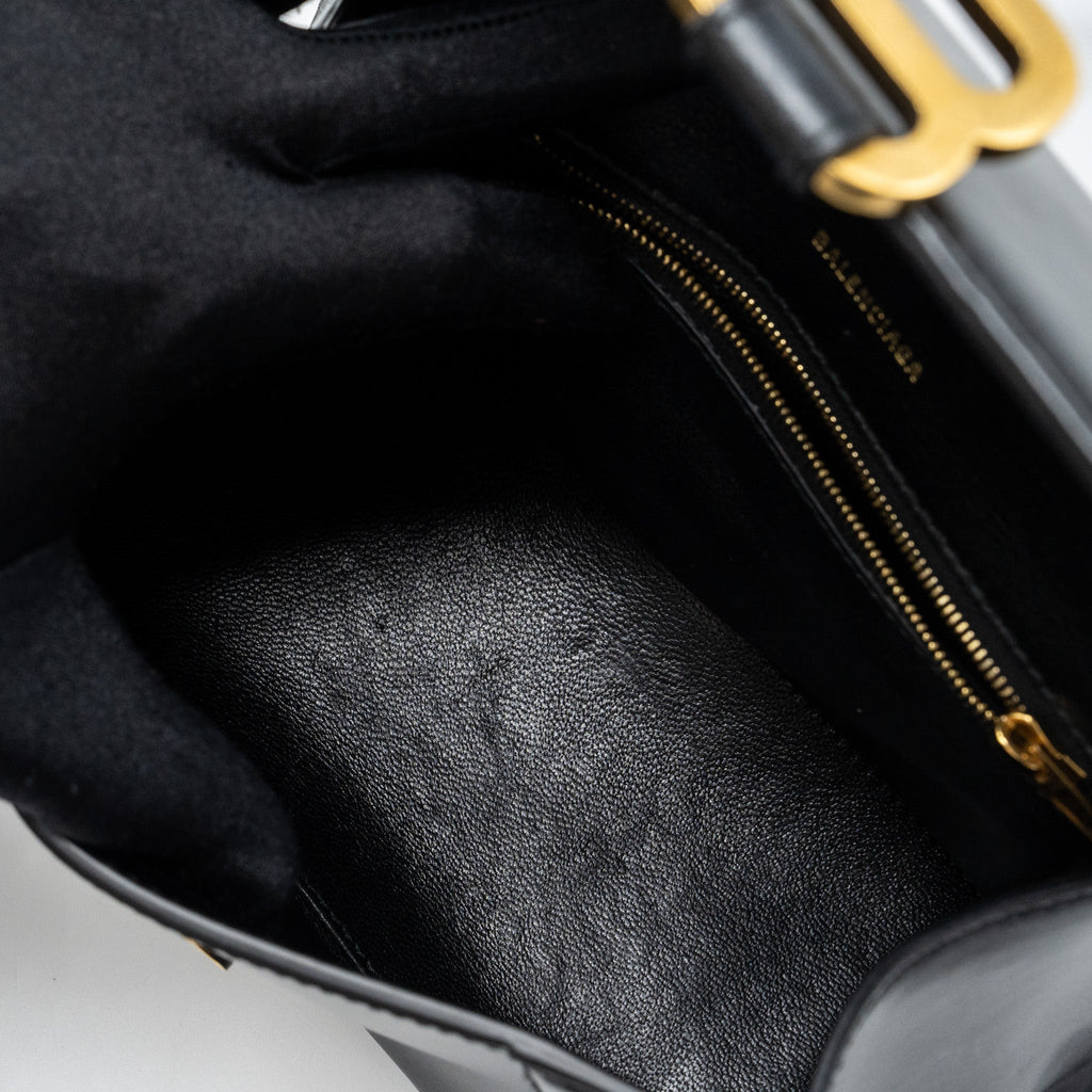 balenciaga-hourglass-s-calfskin-black-ghw-1