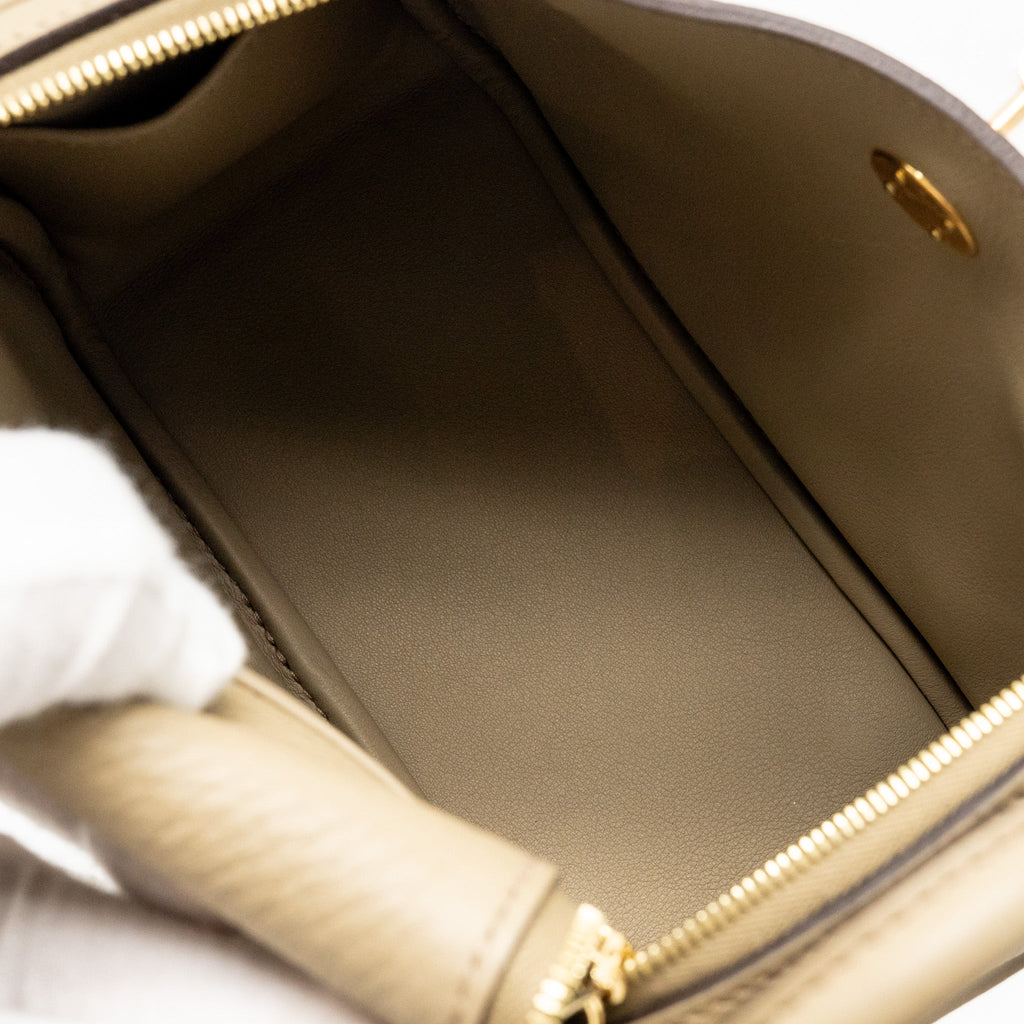 hermes-lindy-white