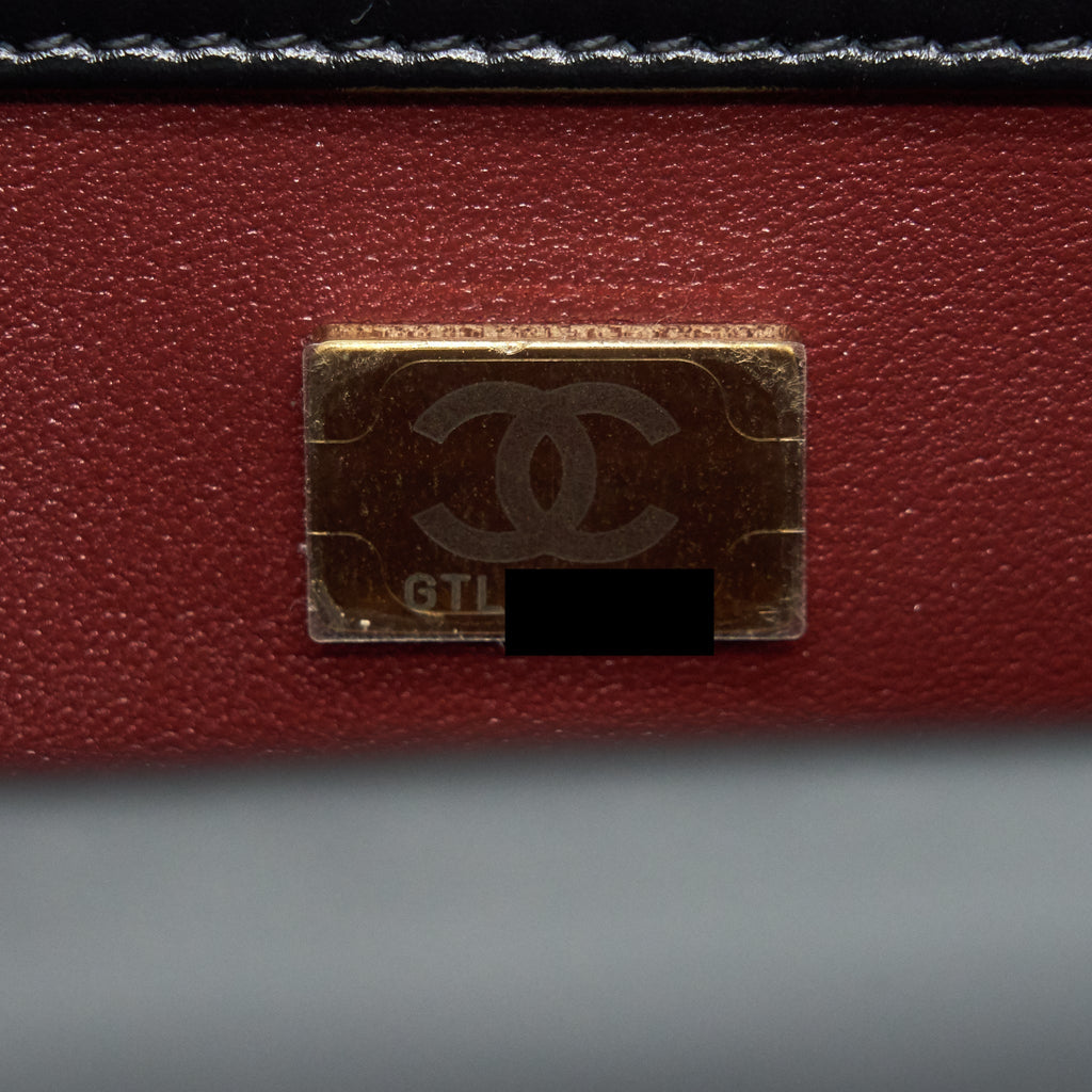 chanel-21a-gold-crush-flap-bag-calfskin-black-ghw