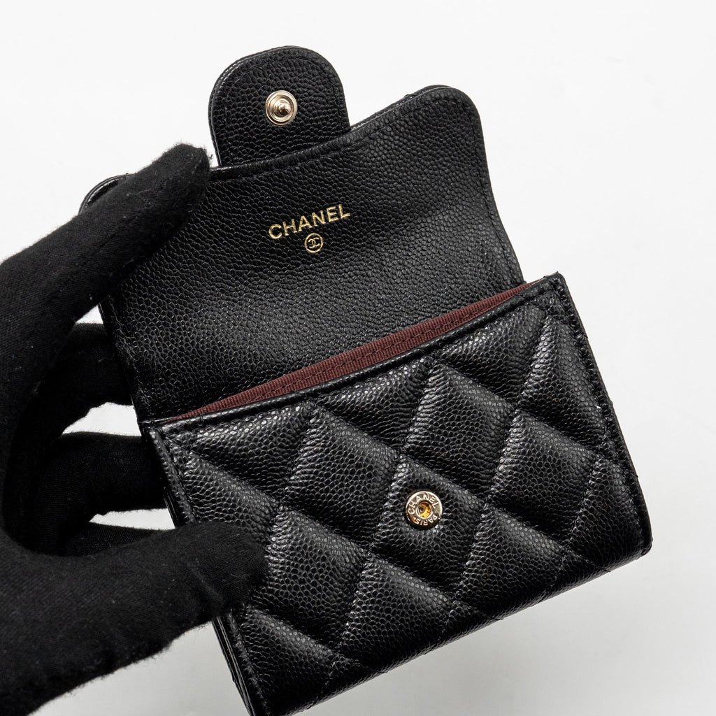 chanel-classic-flap-card-holder-caviar-black-lghw-microchip
