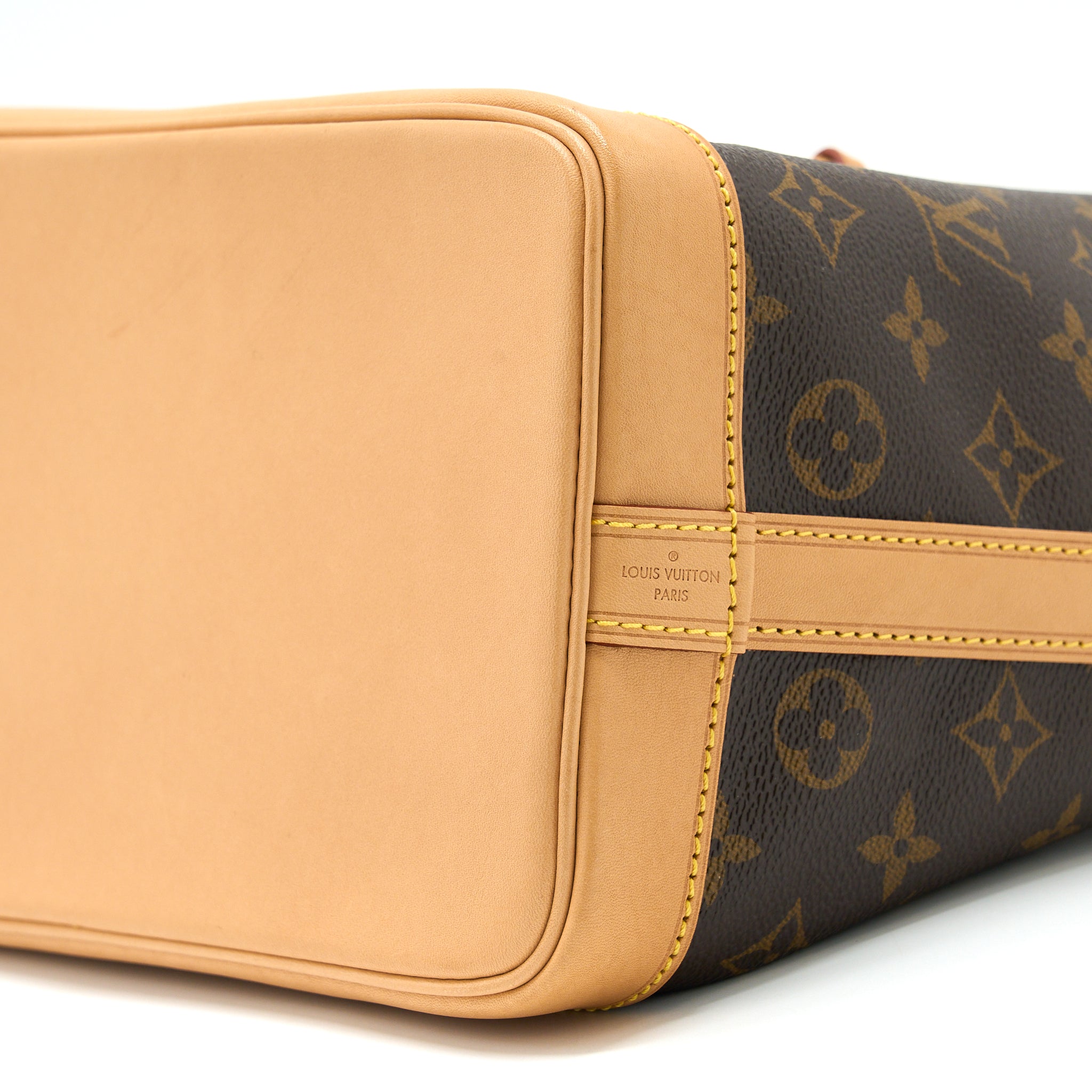 louis-vuitton-neo-noe-bb-monogram-canvas-ghw