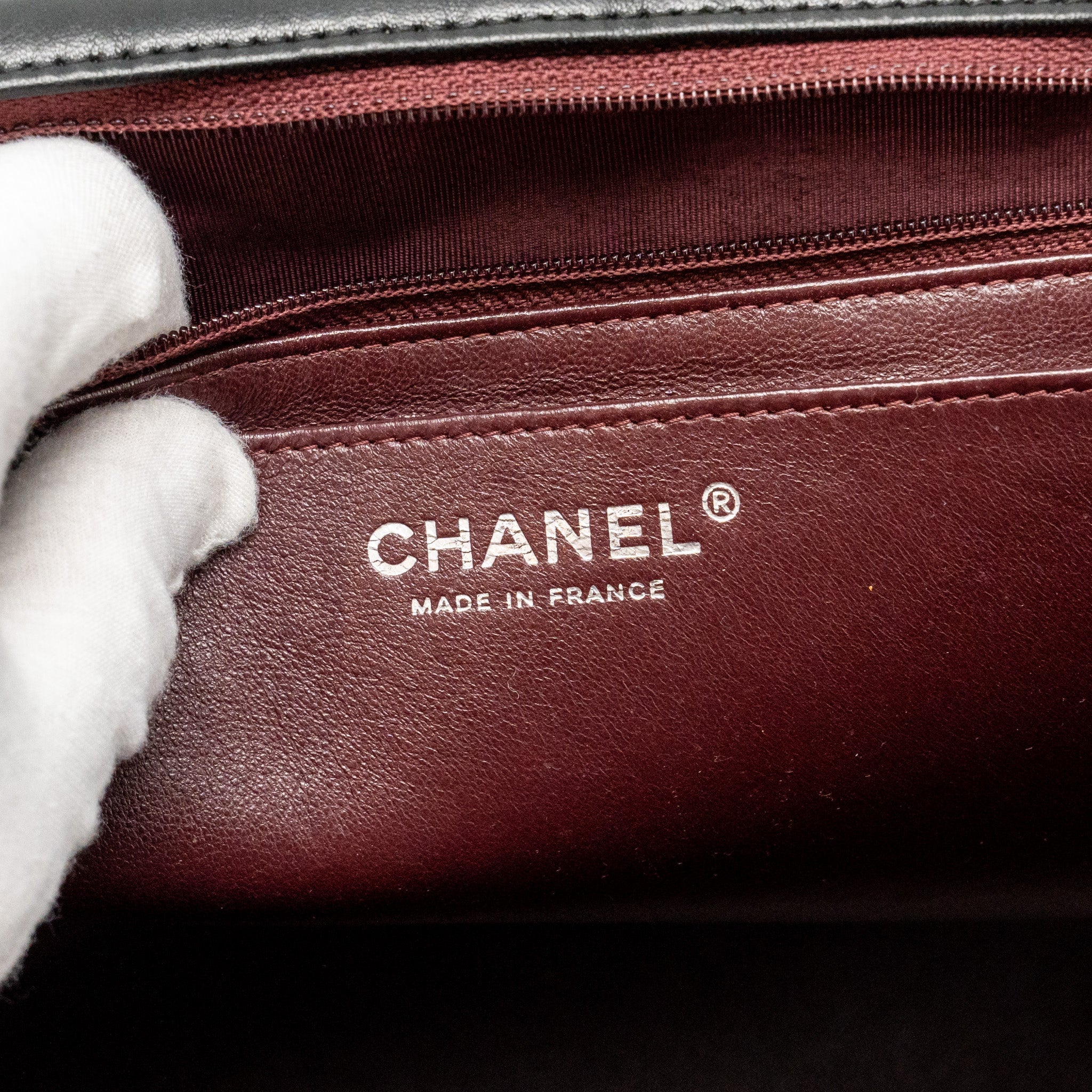 chanel-maxi-classic-single-flap-bag-lambskin-black-shw-copy