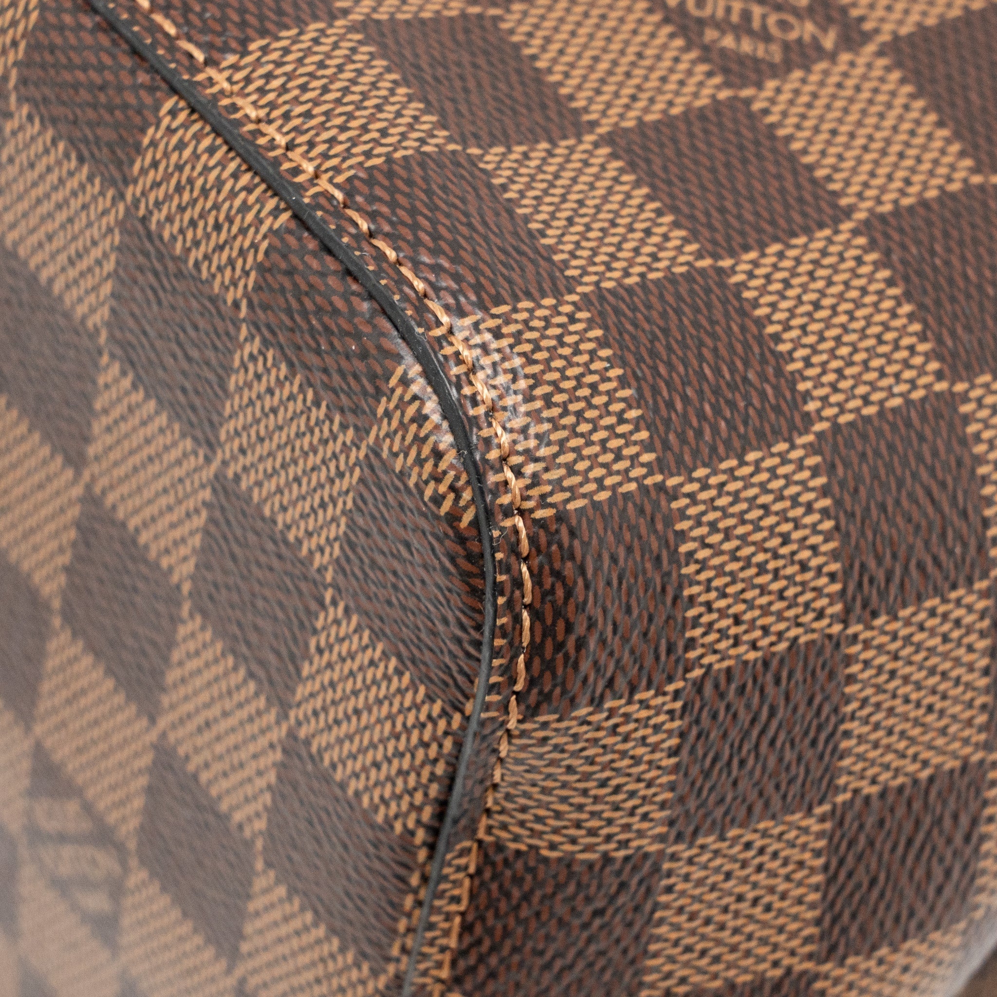 louis-vuitton-neo-noe-damier-ebene-canvas-light-pink-ghw