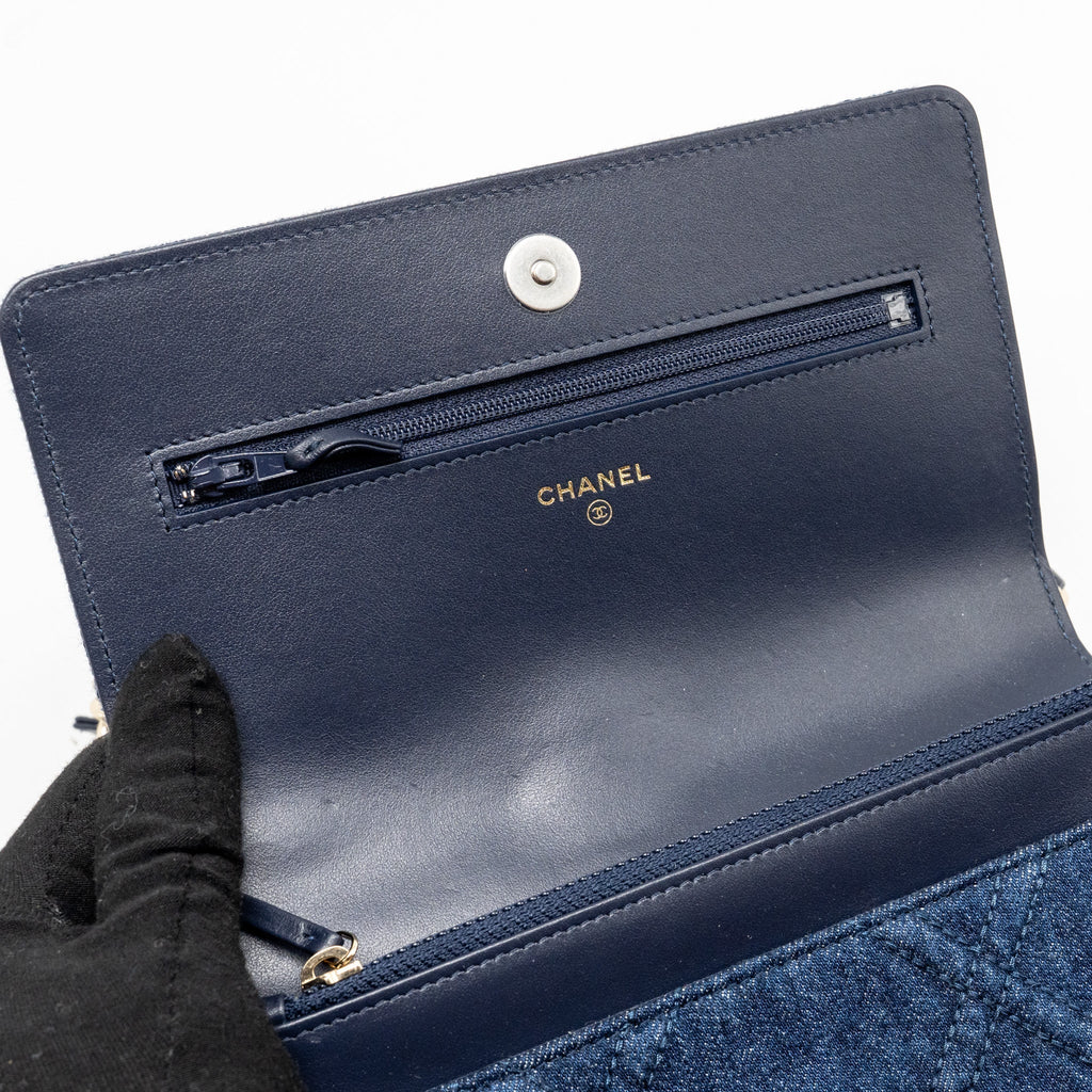 chanel-19-wallet-on-chain-denim-dark-blue-multicolor-hardware-microchip