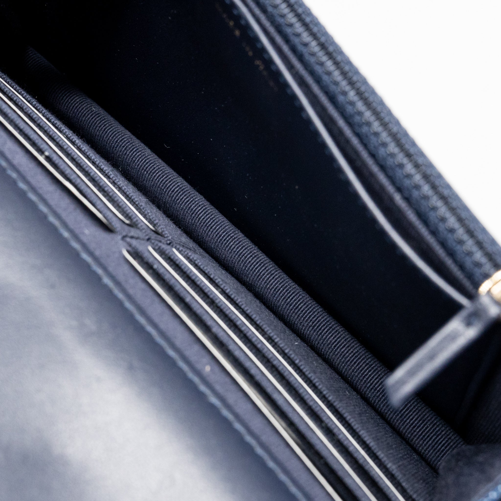 chanel-19-wallet-on-chain-denim-dark-blue-multicolor-hardware-microchip