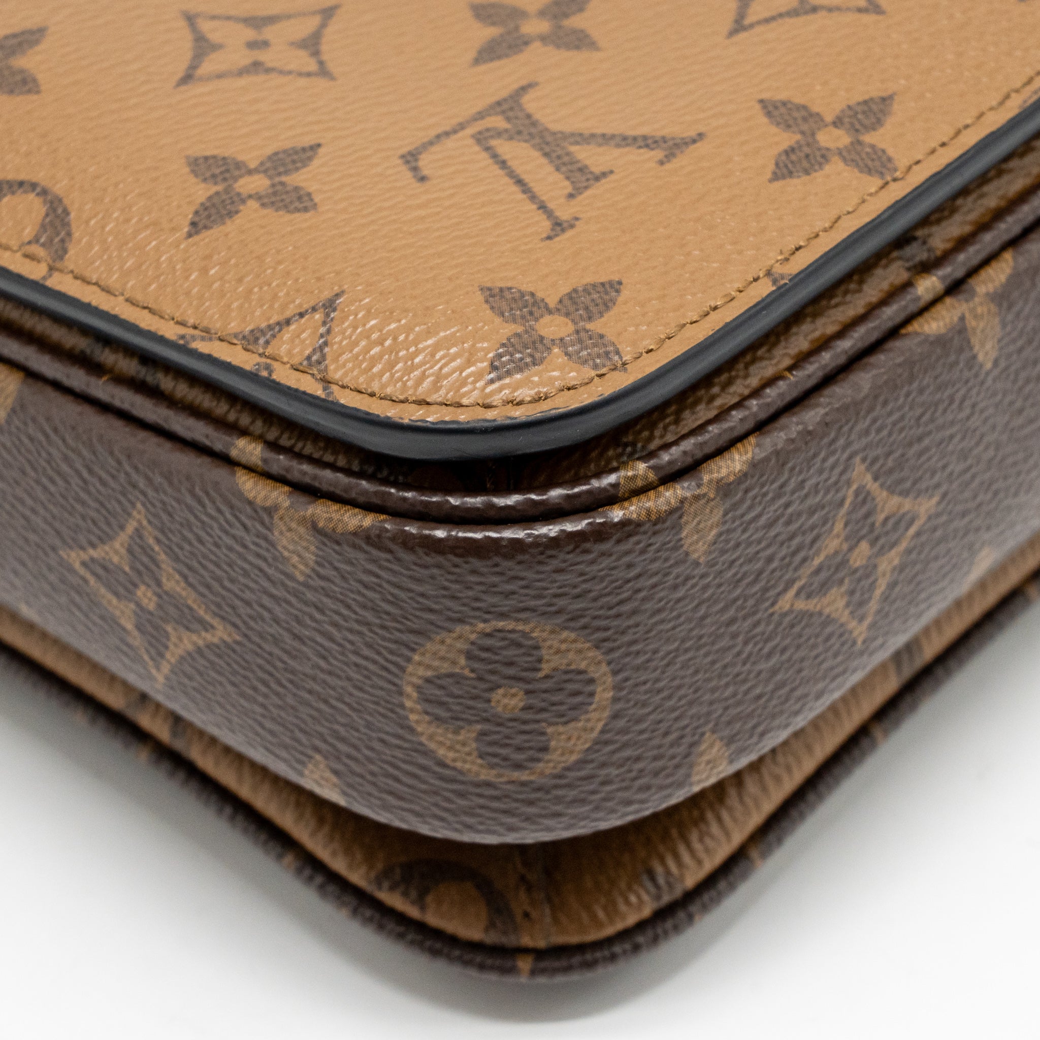 louis-vuitton-pochette-metis-monogram-reverse-canvas-ghw-11