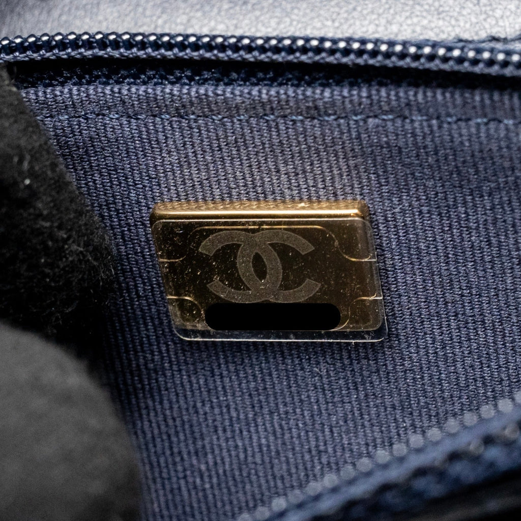 chanel-19-wallet-on-chain-denim-dark-blue-multicolor-hardware-microchip