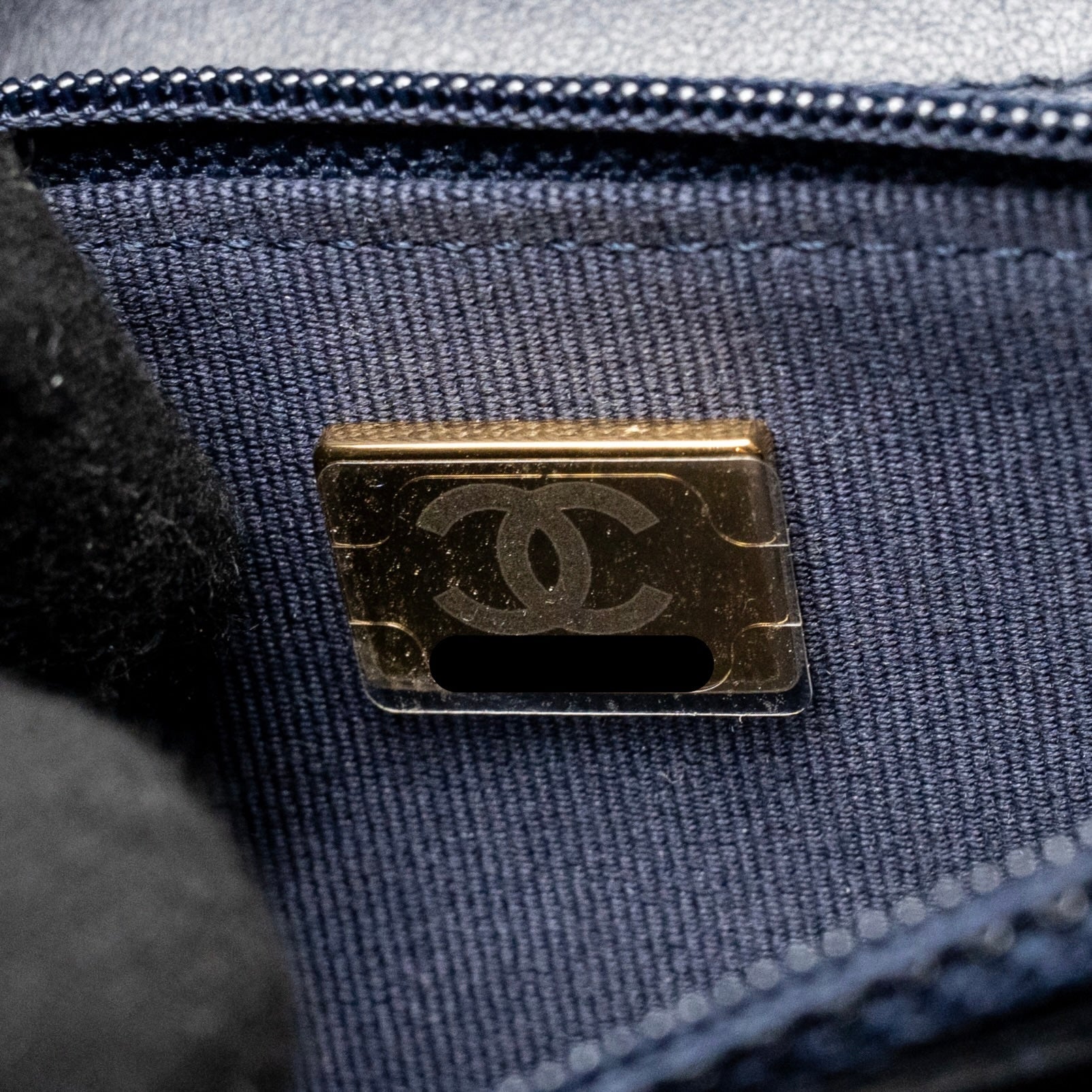 chanel-19-wallet-on-chain-denim-dark-blue-multicolor-hardware-microchip