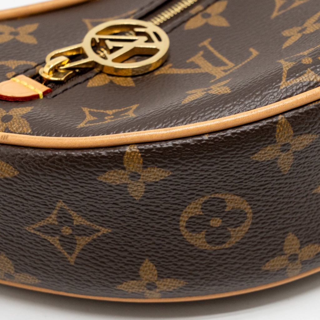 louis-vuitton-loop-pm-bag-monogram-canvas-ghw
