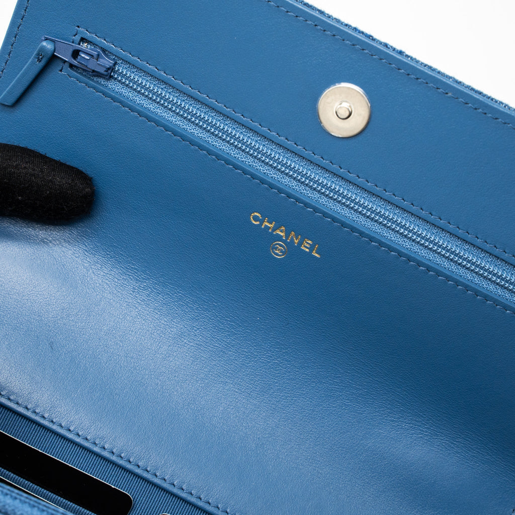 chanel-19-wallet-on-chain-denim-blue-multicolor-hardware