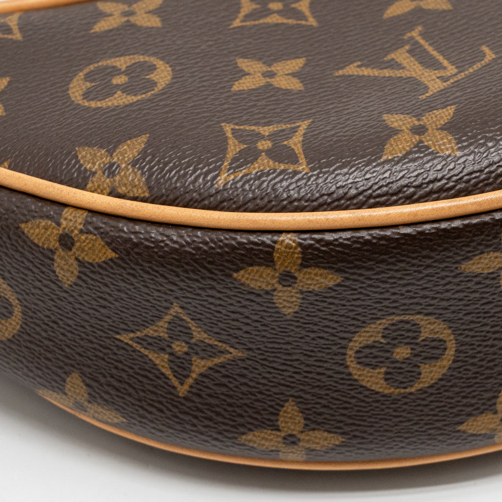 louis-vuitton-loop-pm-bag-monogram-canvas-ghw
