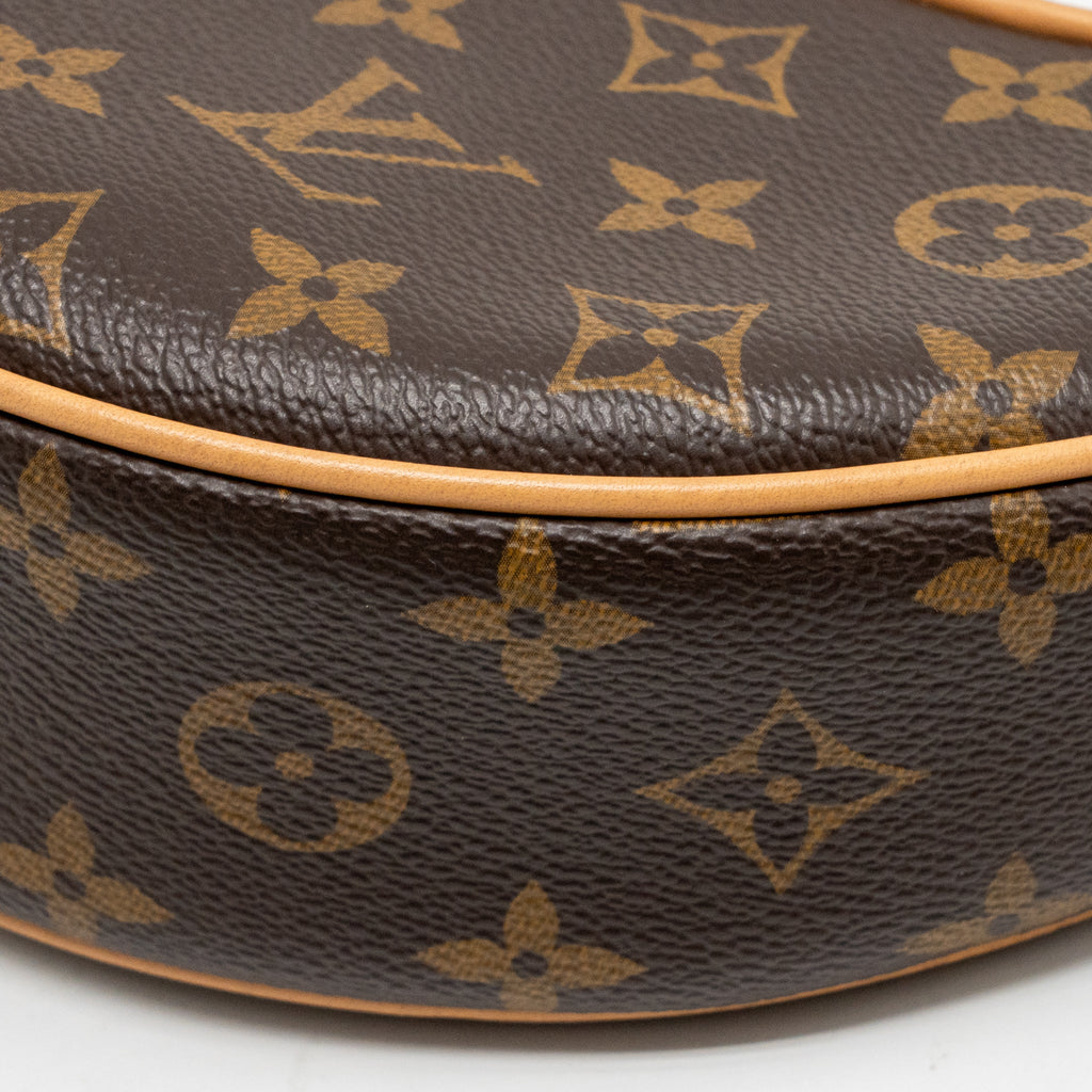 louis-vuitton-loop-pm-bag-monogram-canvas-ghw