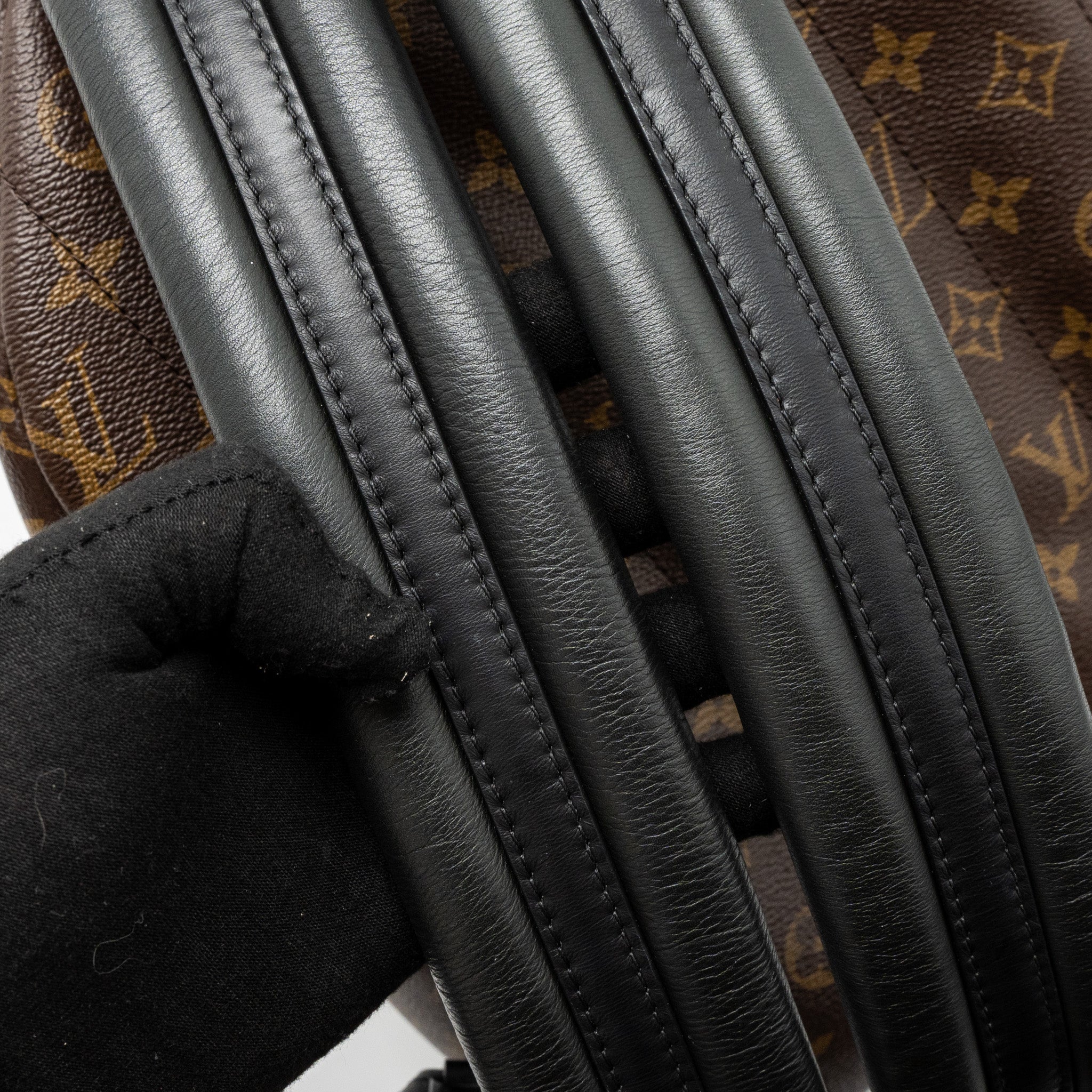 louis-vuitton-palm-springs-backpack-monogram-canvas-ghw