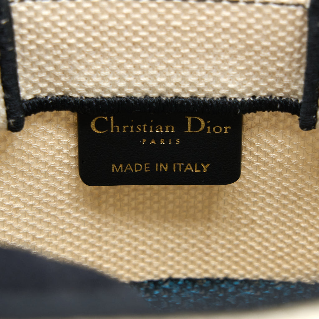 dior-vertical-book-tote-lucky-star-embroidery-white-multicolor
