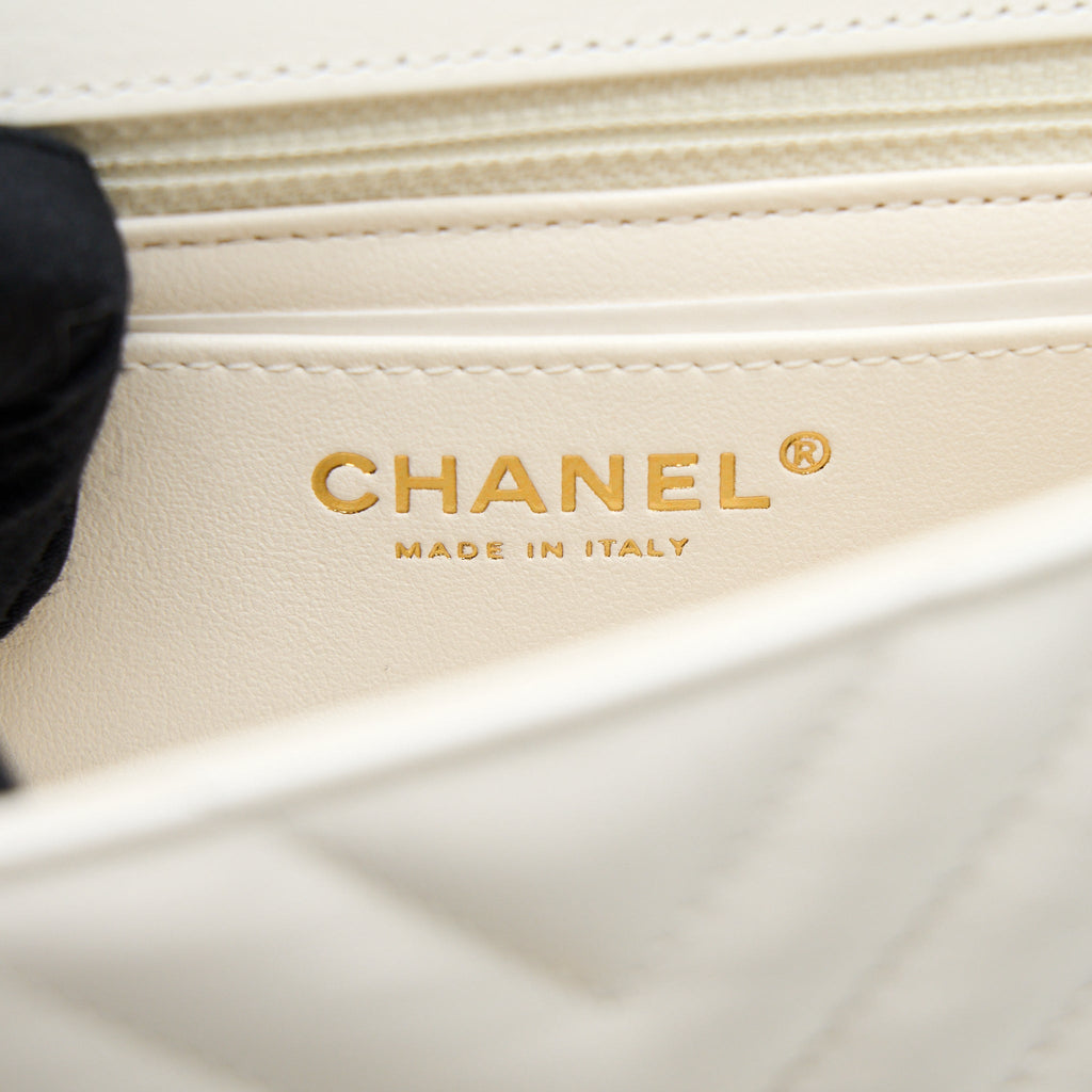chanel-mini-2-55-reissue-chevron-flap-bag-aged-calfskin-white-brushed-ghw-microchip