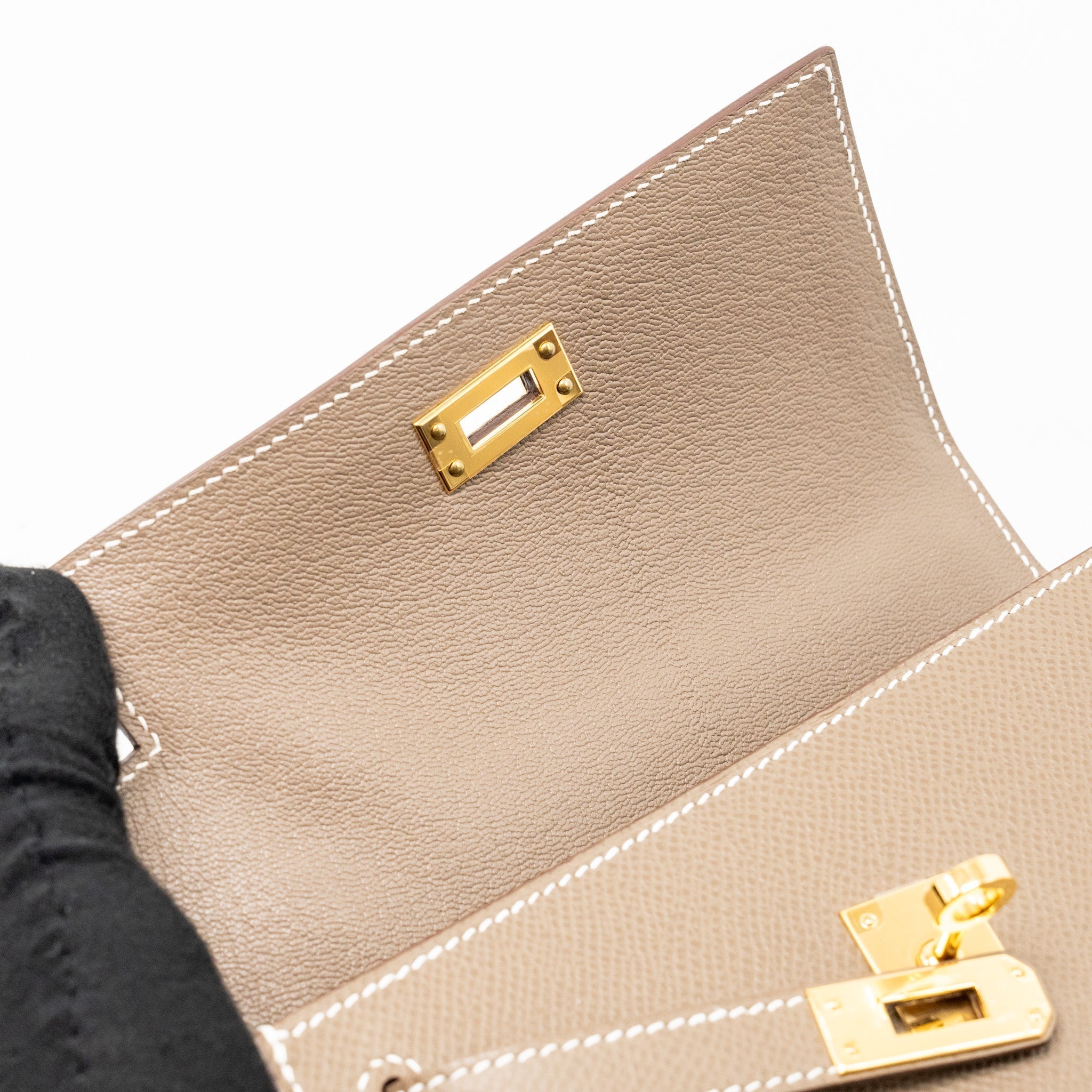 hermes-kelly-sellier-en-desordre-20-epsom-etoupe-ghw-stamp-b