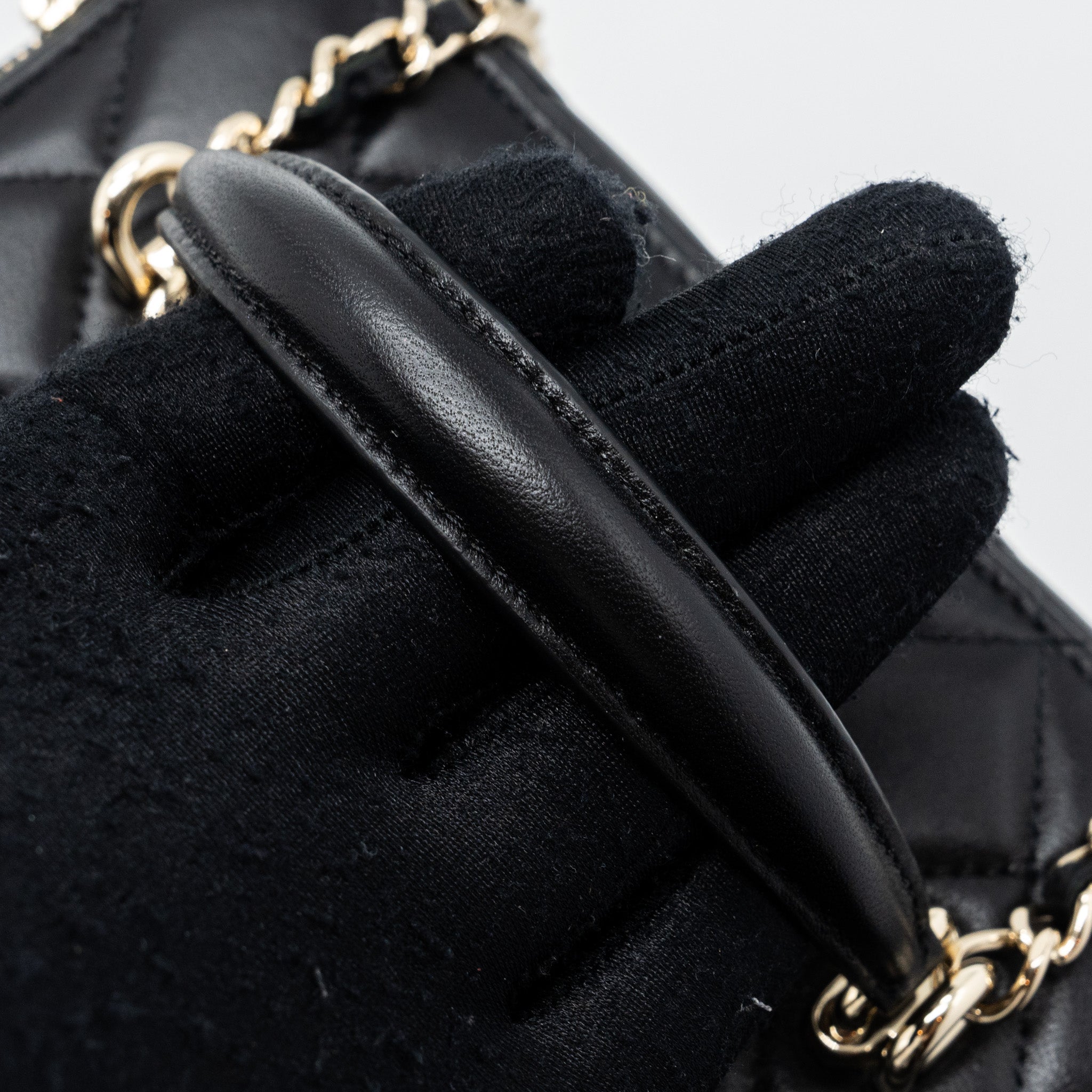 chanel-top-handle-long-vanity-with-chain-lambskin-black-lghwmicrochip