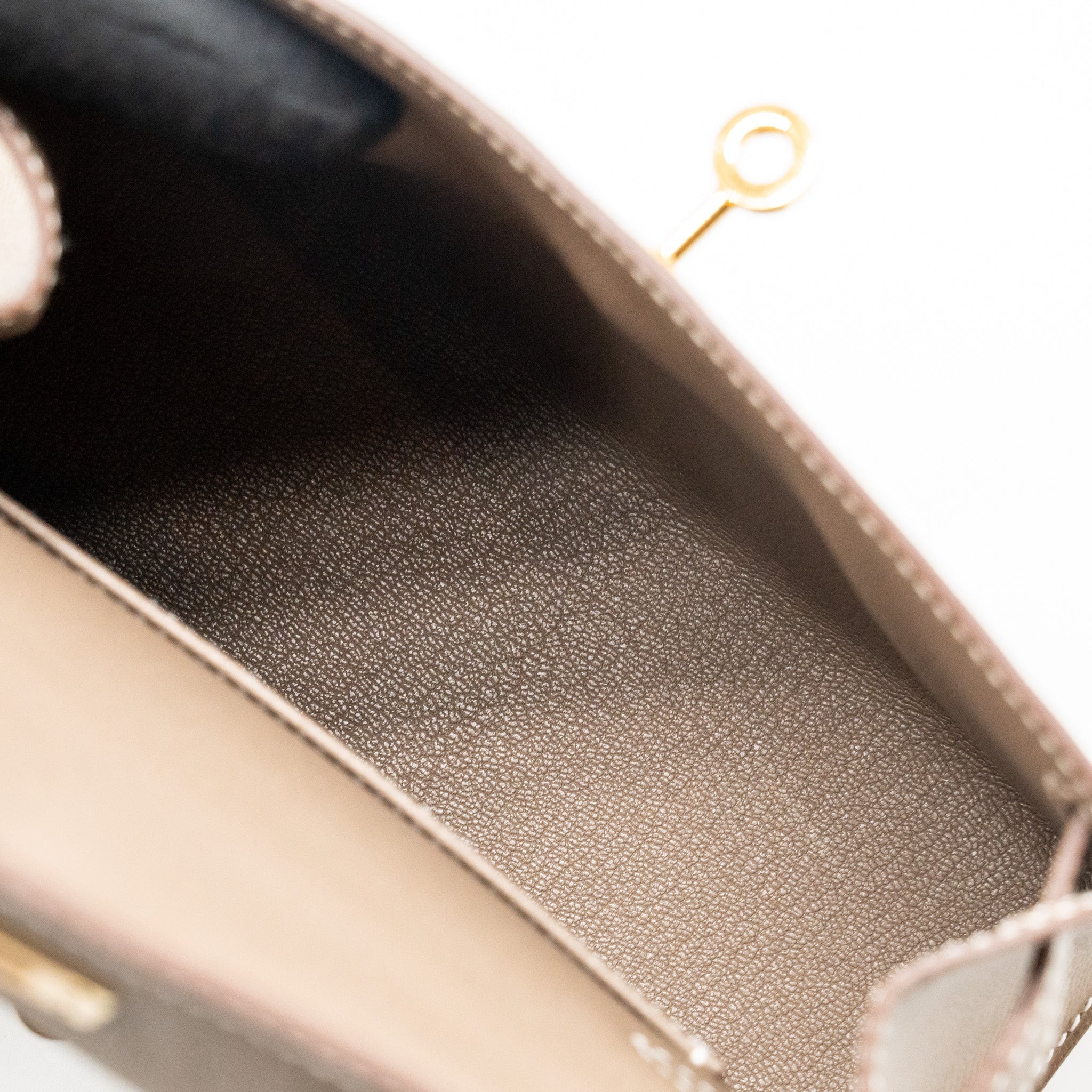 hermes-kelly-sellier-en-desordre-20-epsom-etoupe-ghw-stamp-b