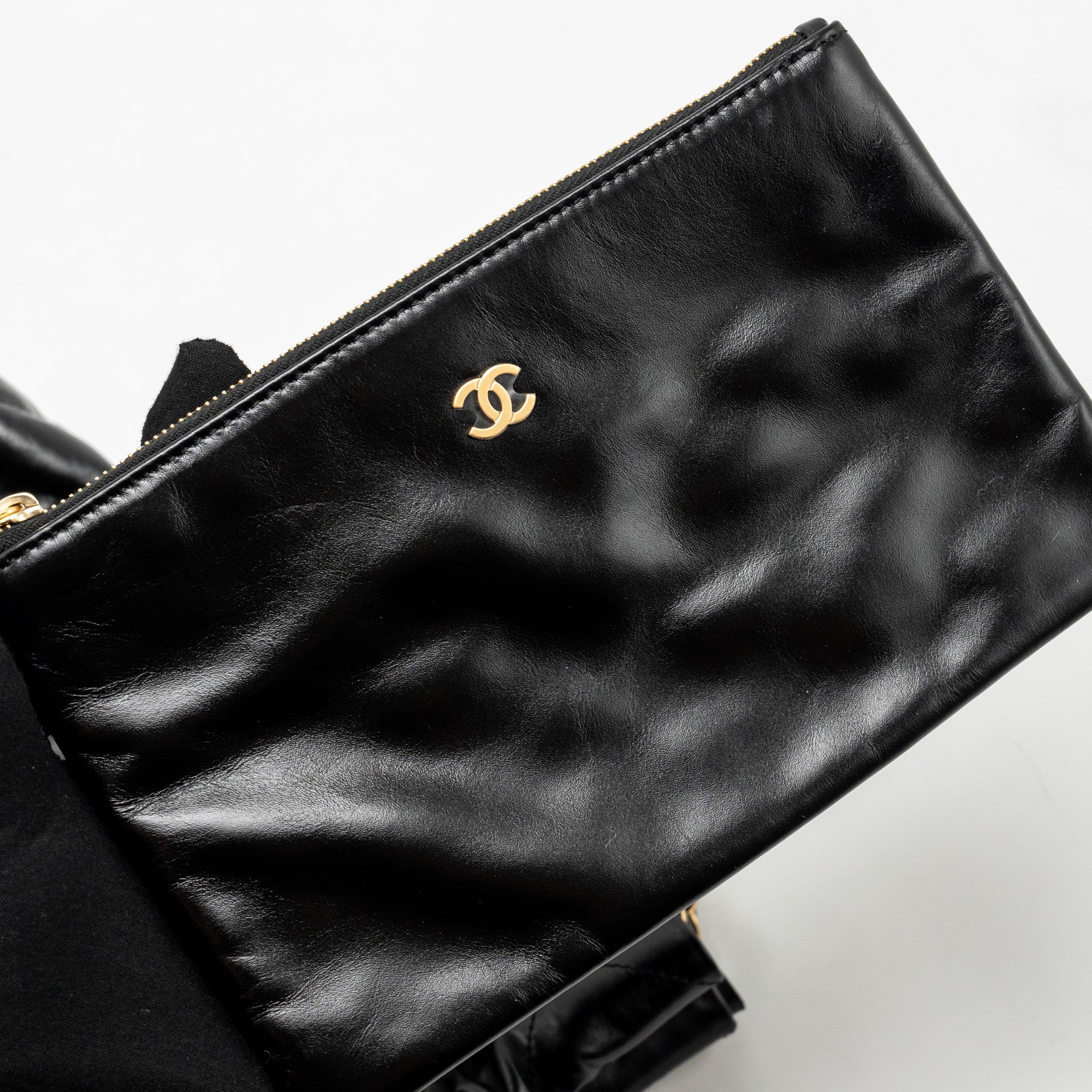 chanel-22-bag-black