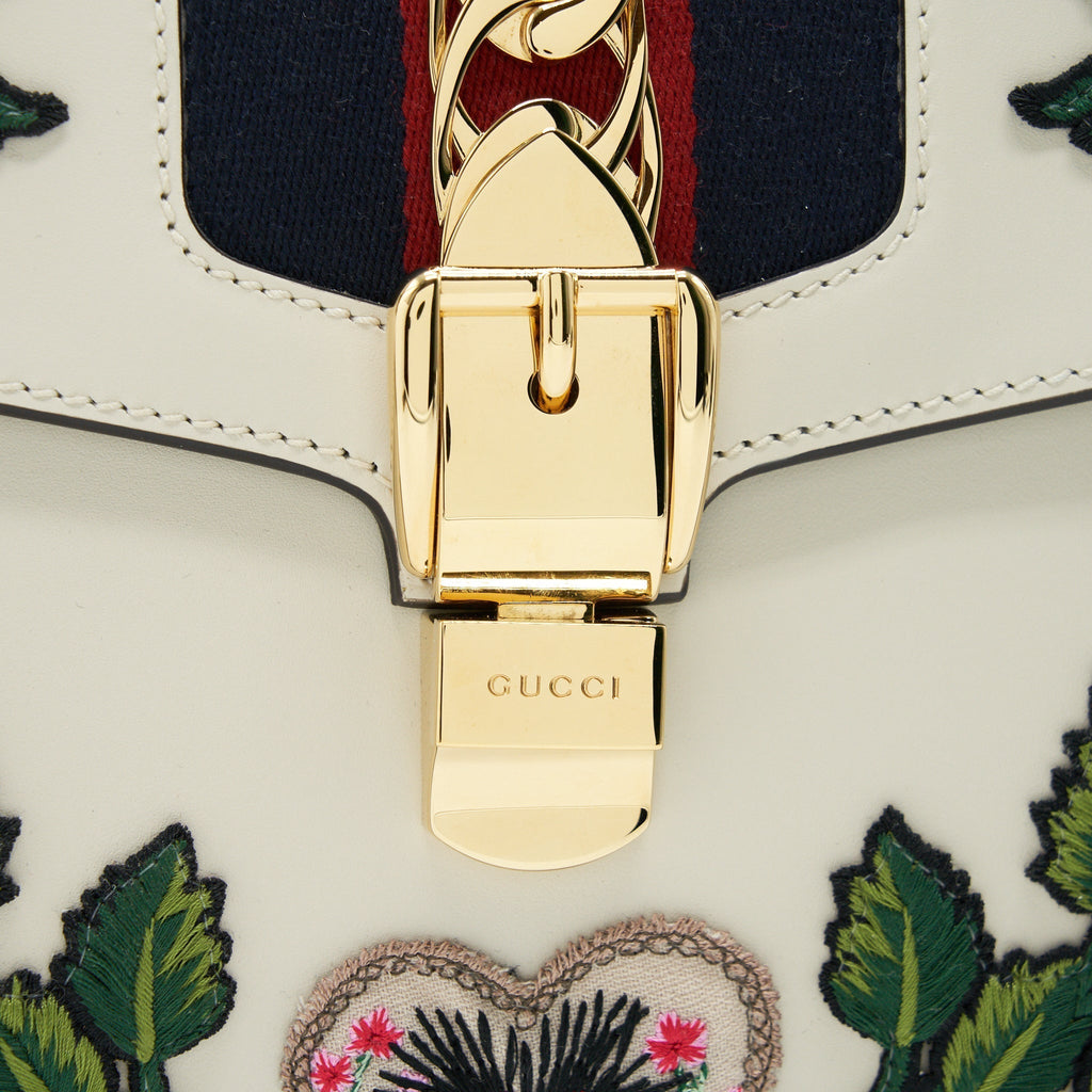 gucci-sylvie-top-handle-embroidered-medium-tote-bag-white