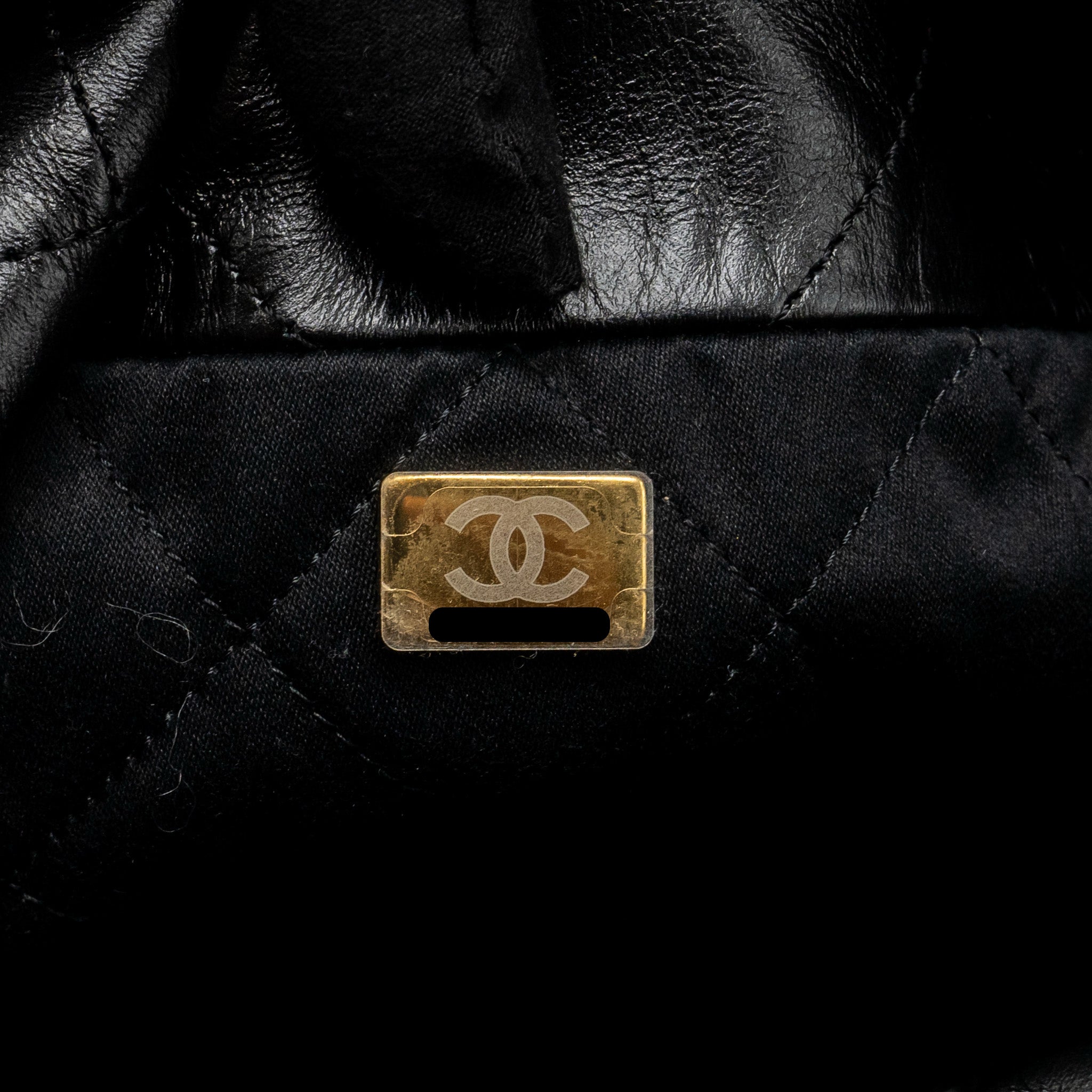 chanel-22-bag-black