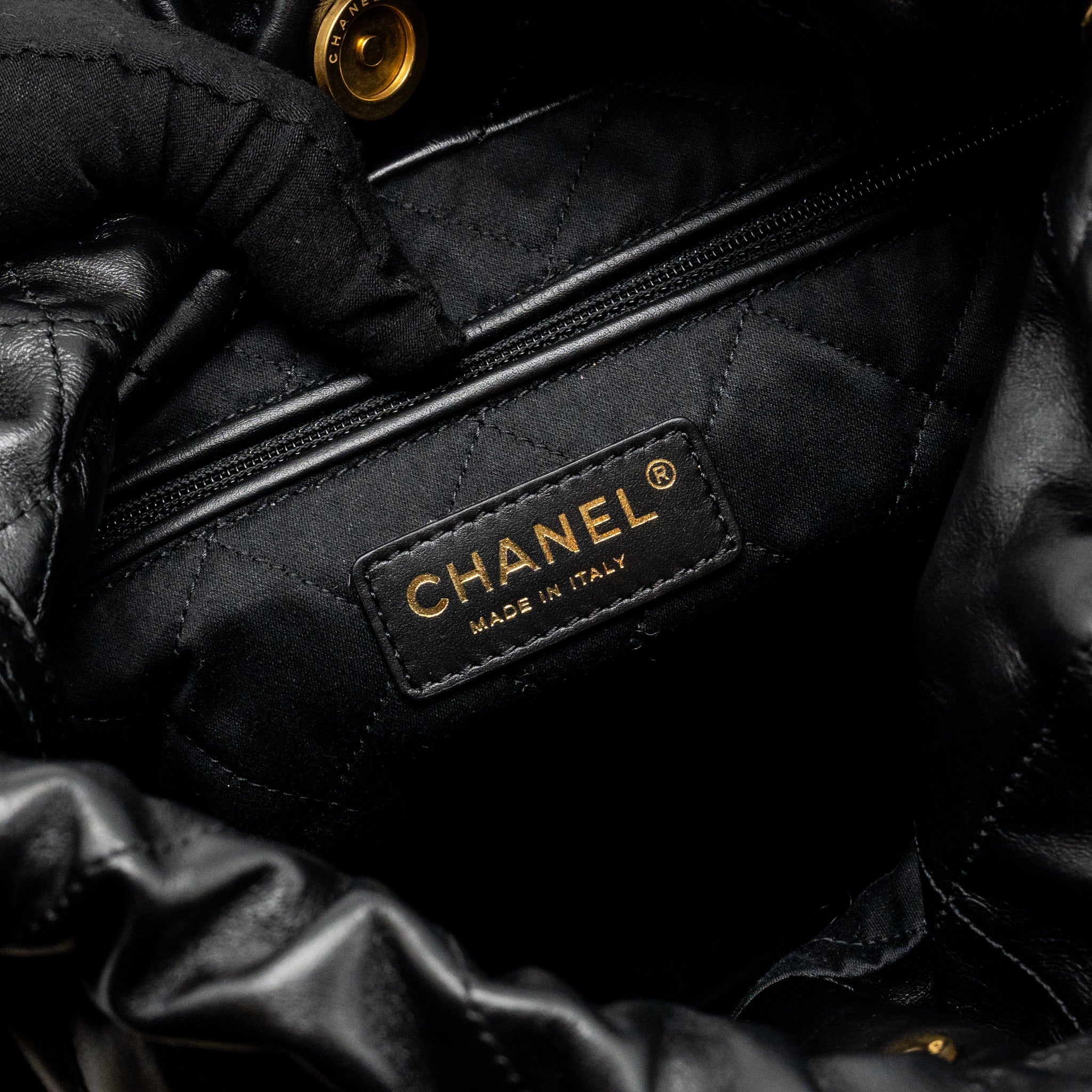 chanel-22-bag-black