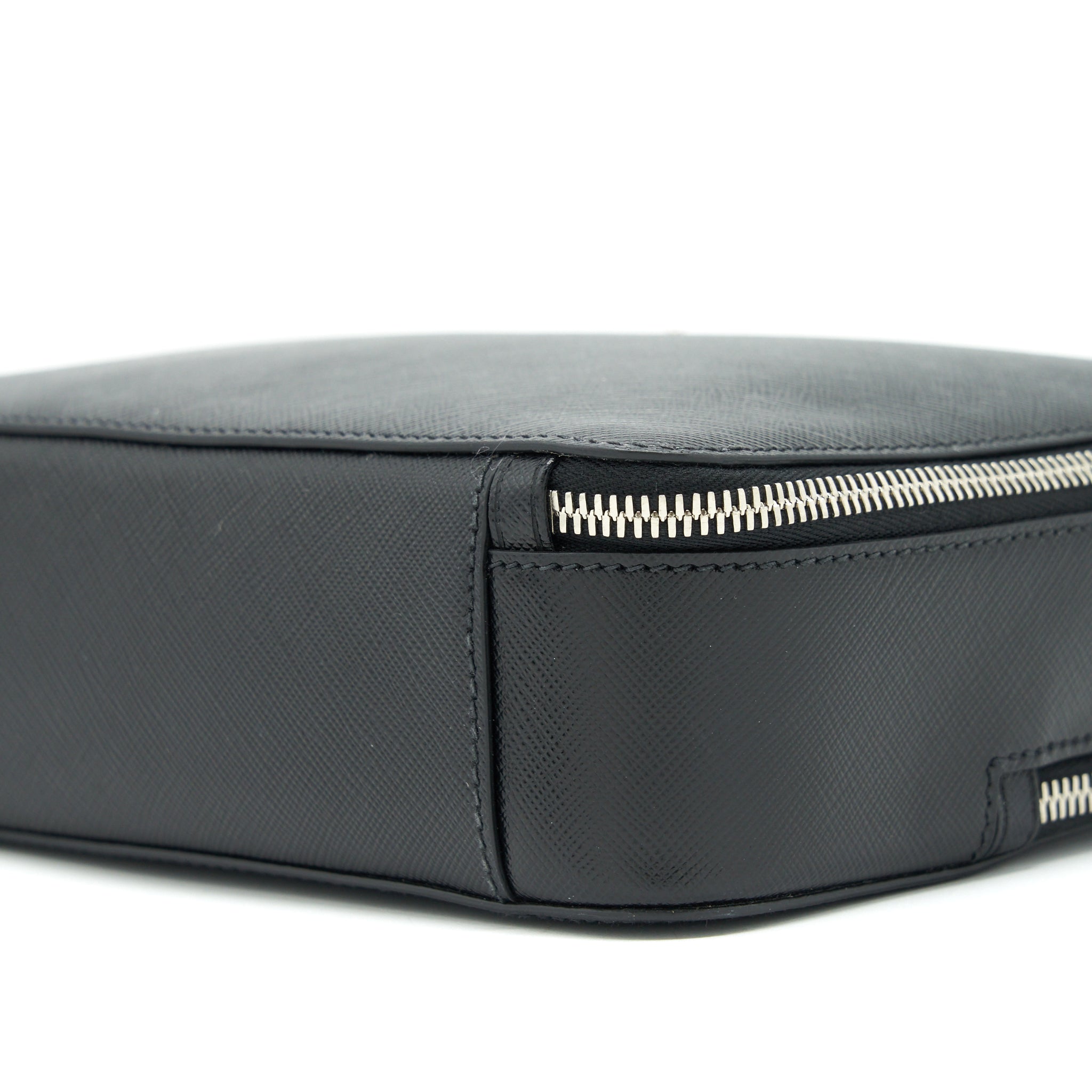 prada-saffiano-black