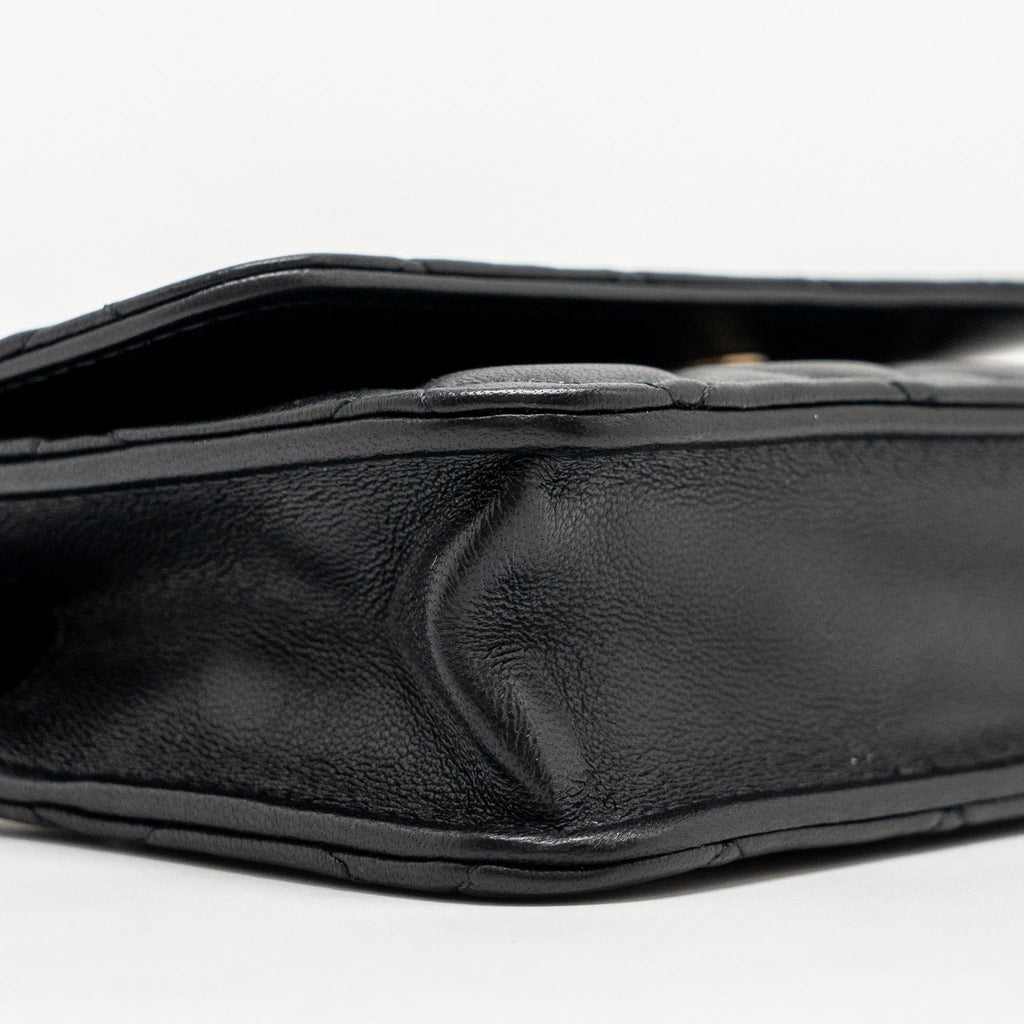 chanel-pearl-crush-mini-flap-wallet-with-chain-lambskin-black-ghw-microchip-copy-1