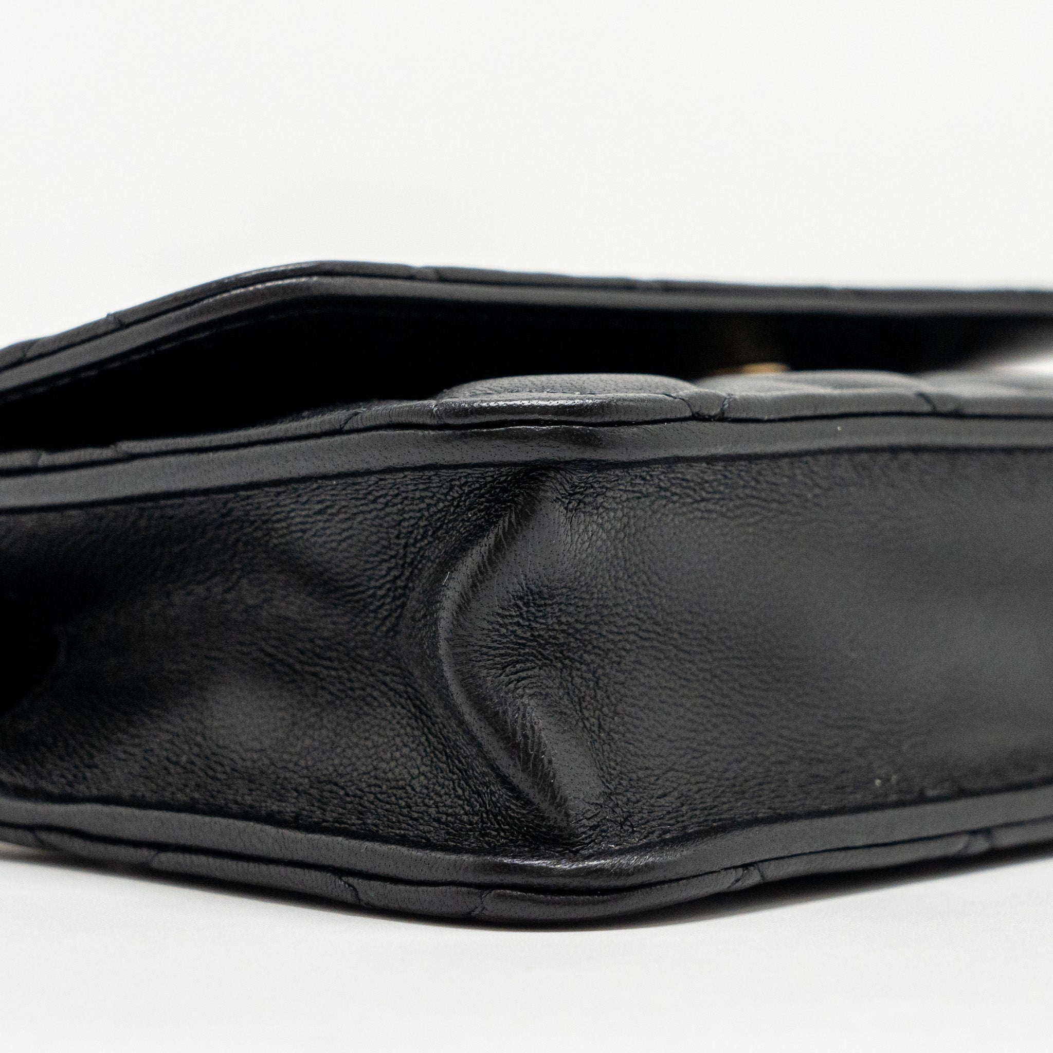 chanel-pearl-crush-mini-flap-wallet-with-chain-lambskin-black-ghw-microchip-copy-1