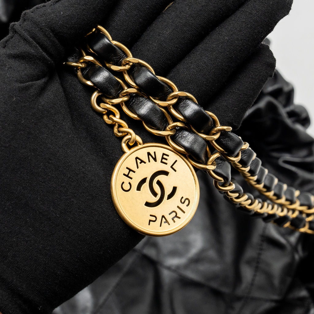 chanel-22-bag-black