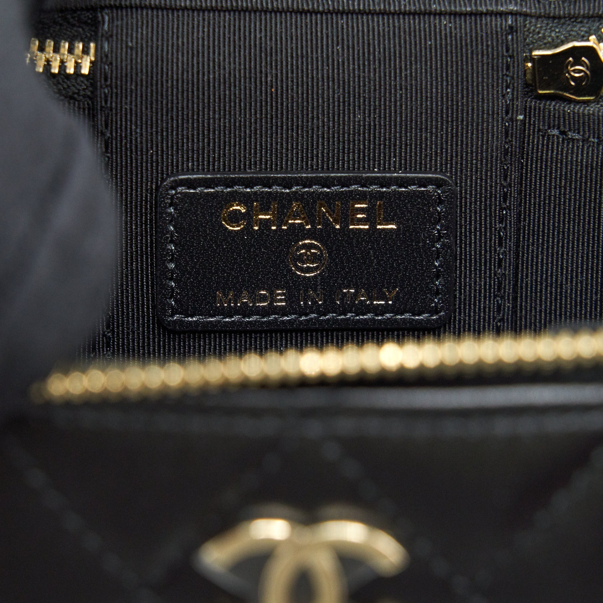 chanel-mini-vanity-with-camellia-chain-lambskin-black-lghw