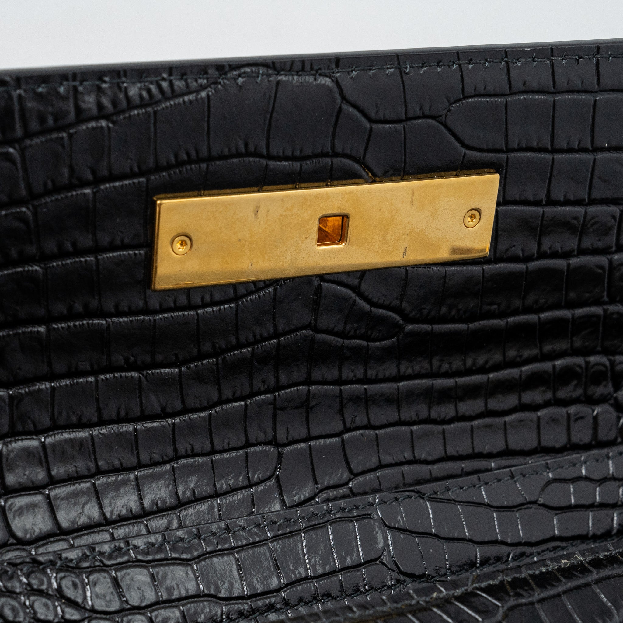 saint-laurent-manhattan-shoulder-bag-croco-embossed-calfskin-leather-black-ghw