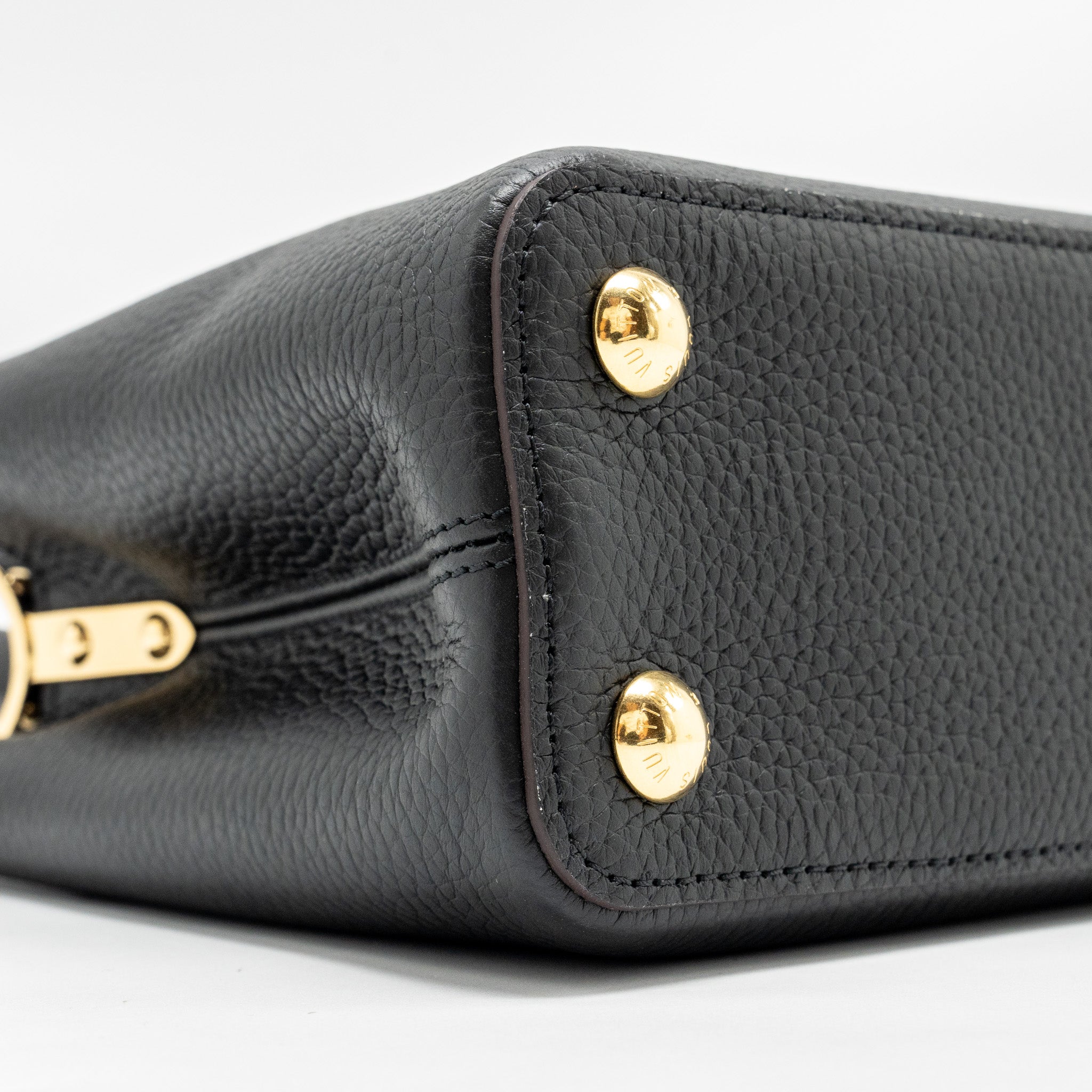 louis-vuitton-capucines-bb-calfskin-black-ghw