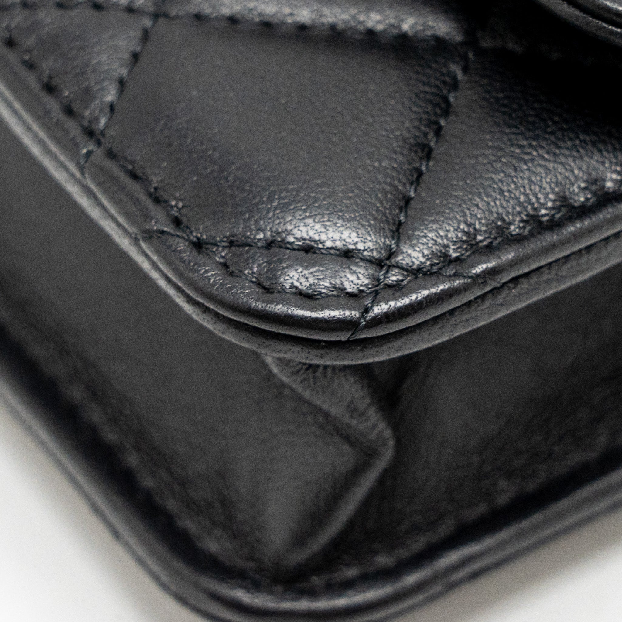 chanel-pearl-crush-mini-flap-wallet-with-chain-lambskin-black-ghw-microchip-copy-1