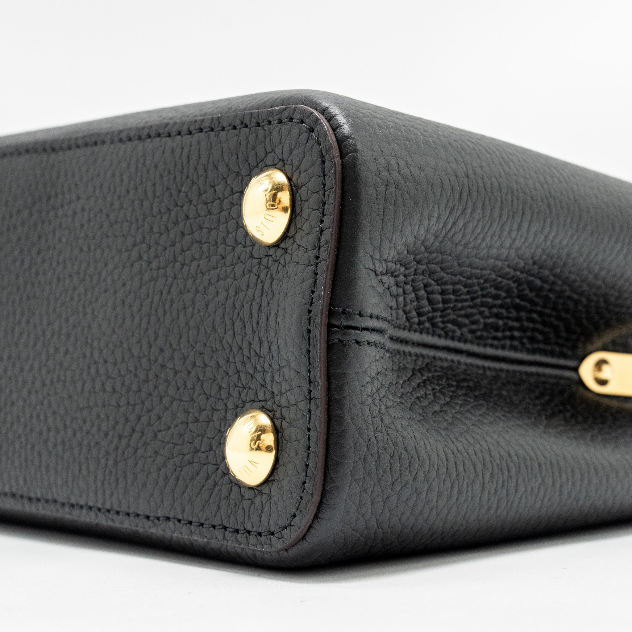 louis-vuitton-capucines-bb-calfskin-black-ghw