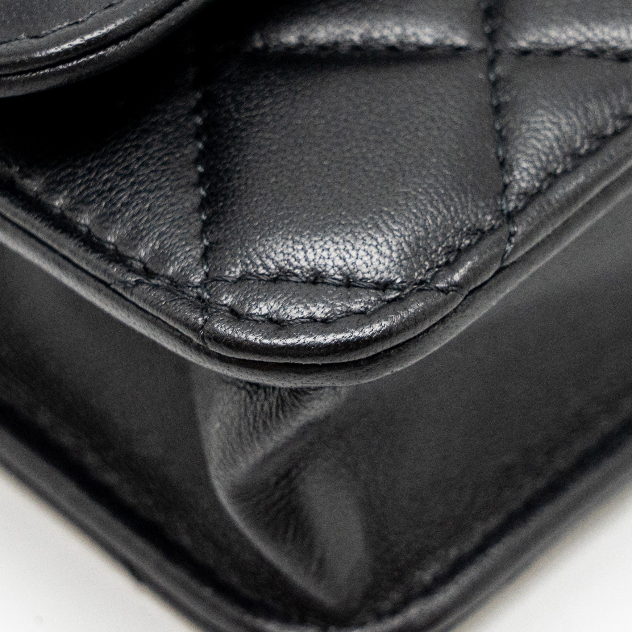 chanel-pearl-crush-mini-flap-wallet-with-chain-lambskin-black-ghw-microchip-copy-1
