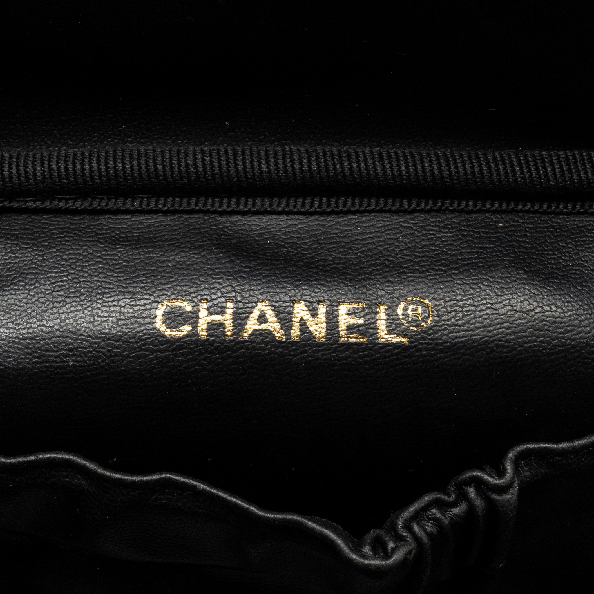 chanel-vintage-vanity-case-caviar-black-ghw-copy