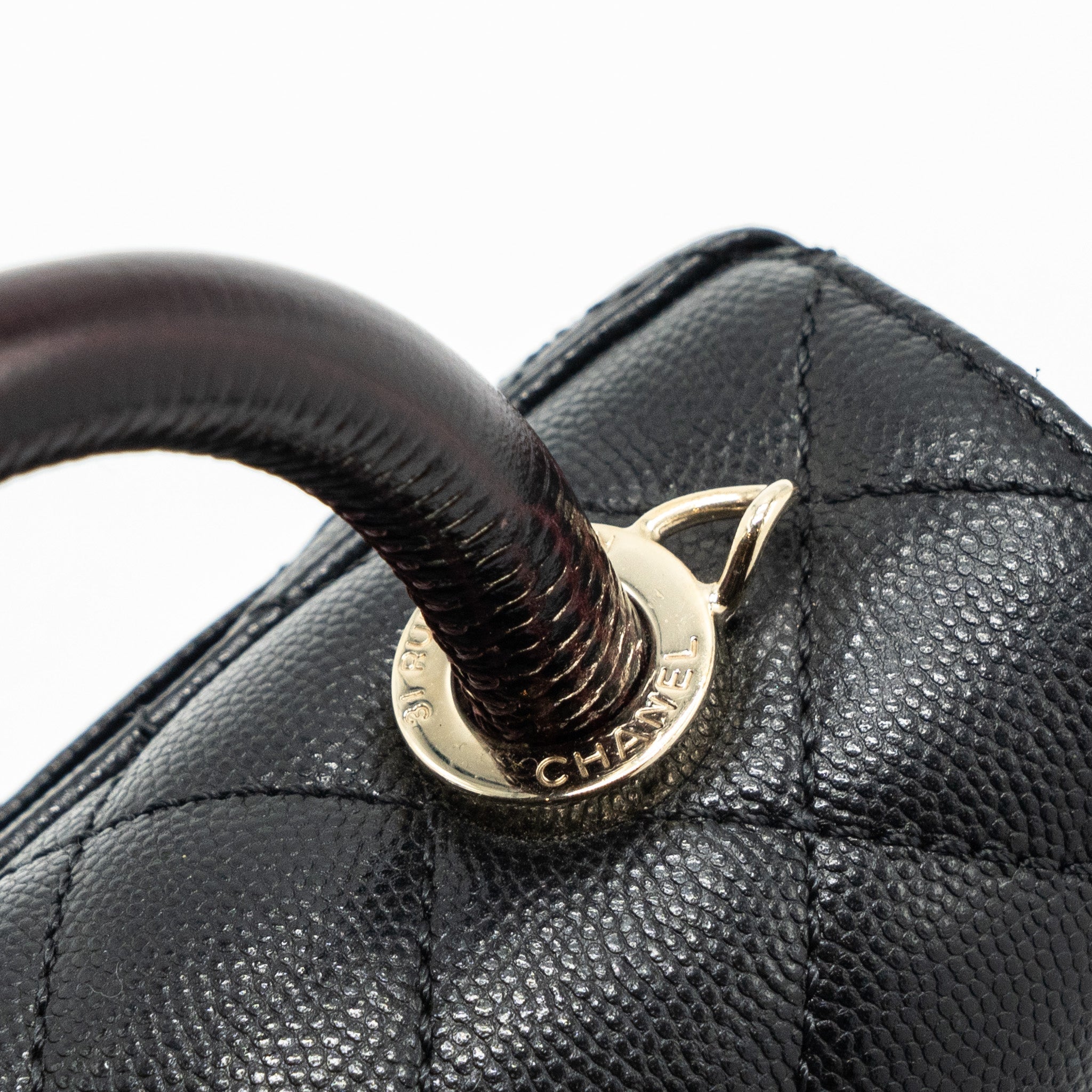 chanel-coco-handle-extra-mini-with-lizard-handle-caviar-black-lghwmicrochip
