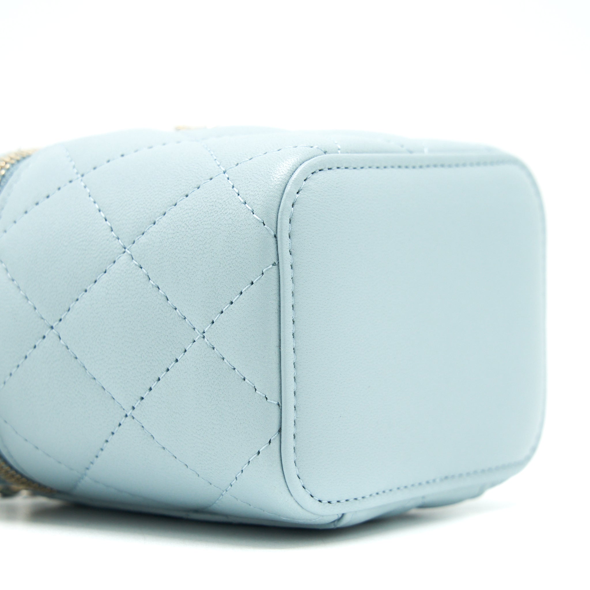 chanel-blue-vanity