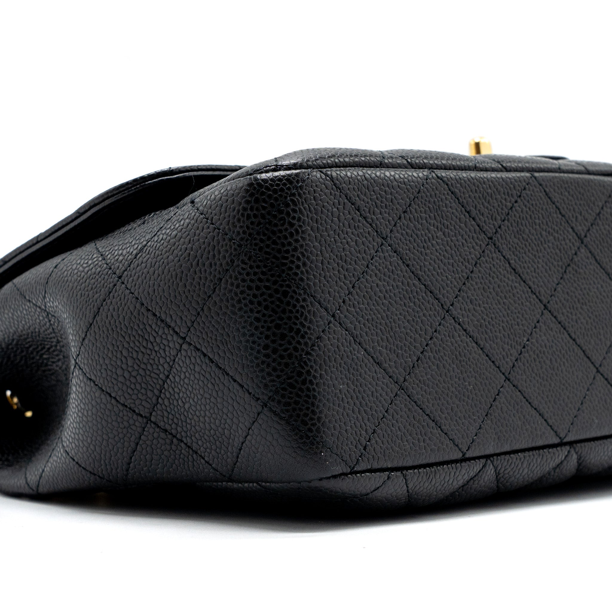 chanel-classic-jumbo-single-flap-bag-caviar-black-ghw