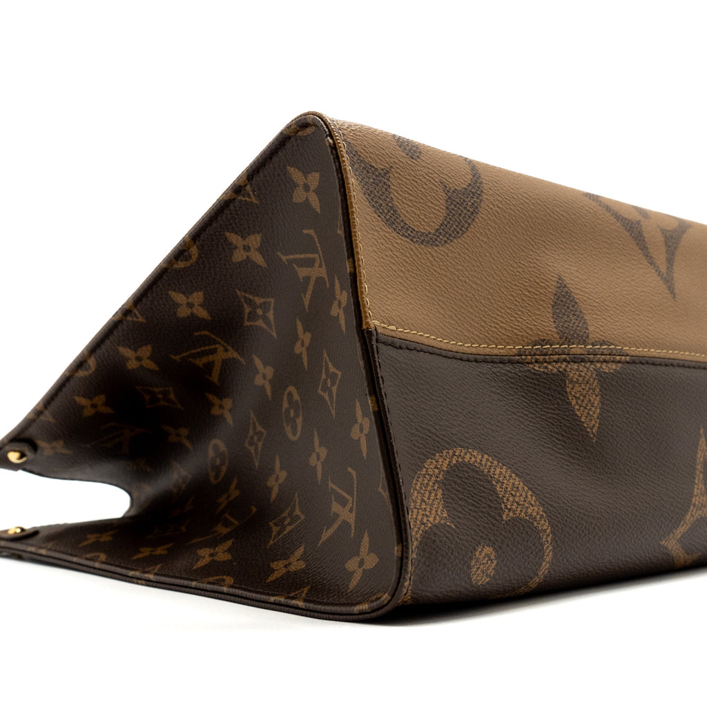 louis-vuitton-onthego-mm-monogram-canvas-ghw