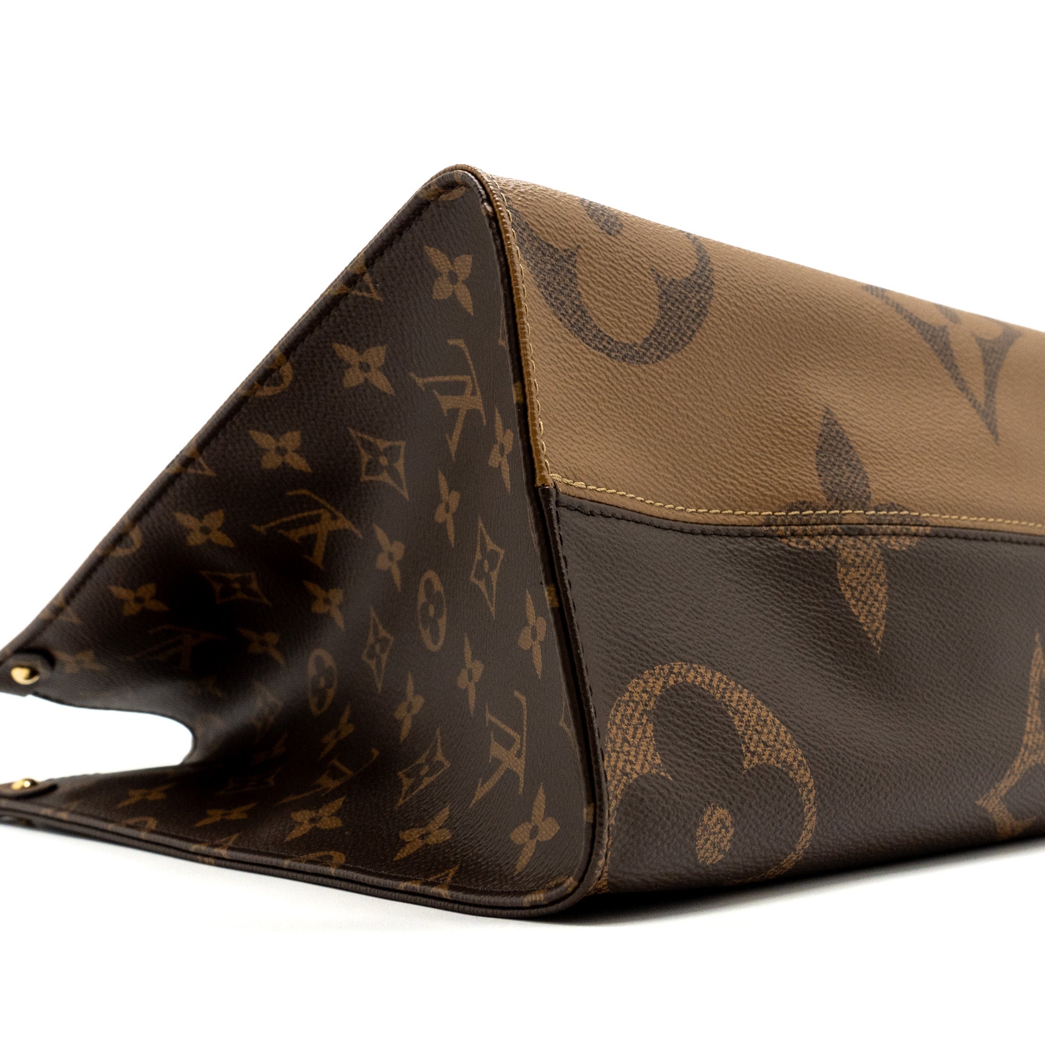 louis-vuitton-onthego-mm-monogram-canvas-ghw